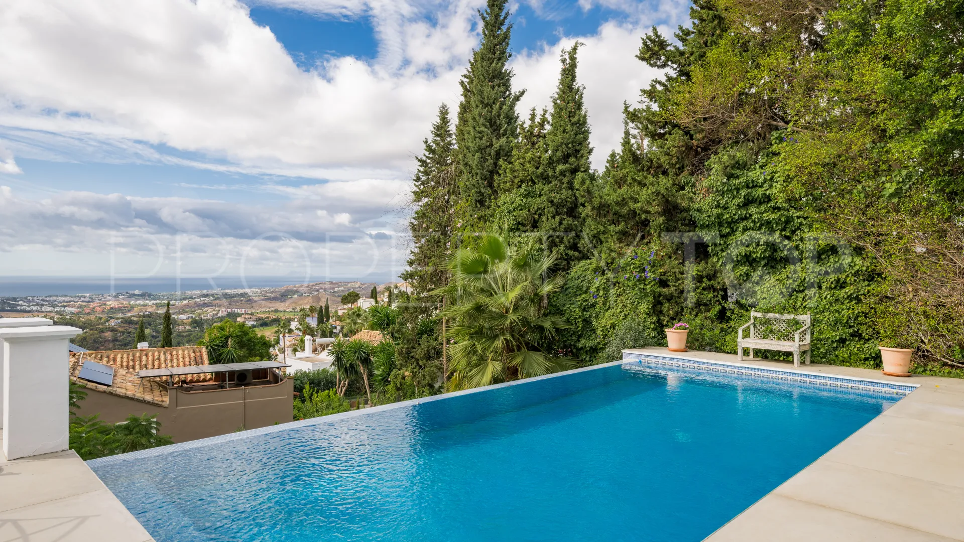 For sale villa in El Madroñal with 6 bedrooms