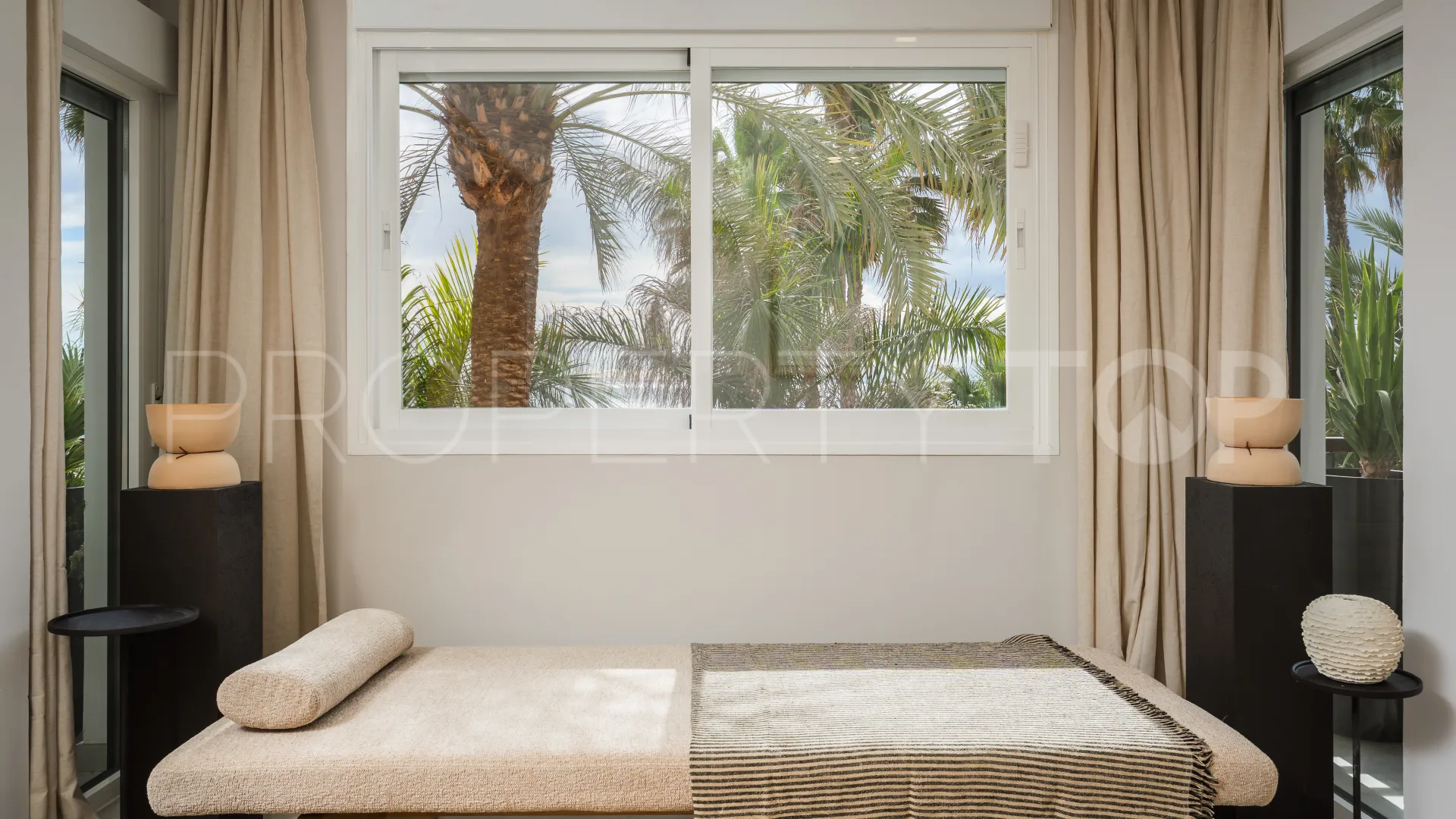 Se vende apartamento en Estepona Ciudad de 3 dormitorios