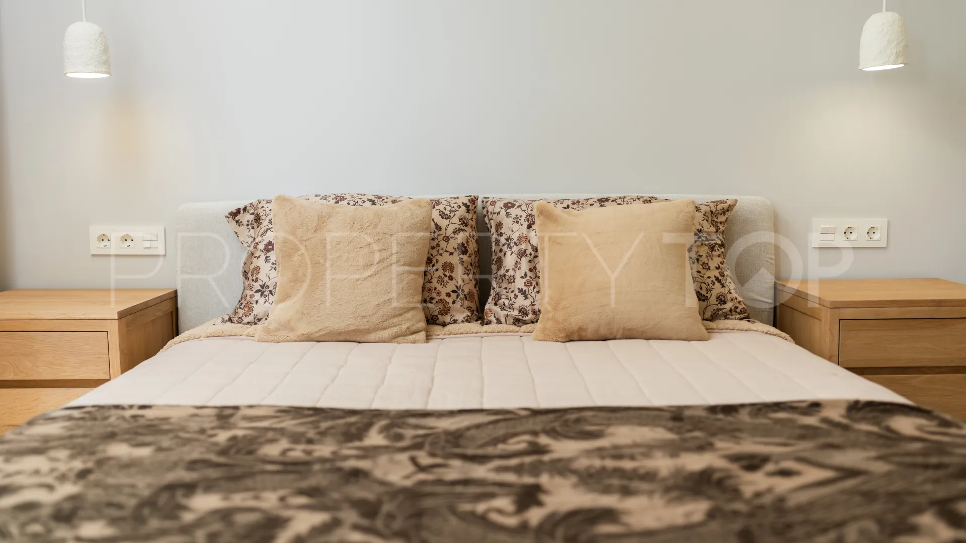 Se vende apartamento en Estepona Ciudad de 3 dormitorios