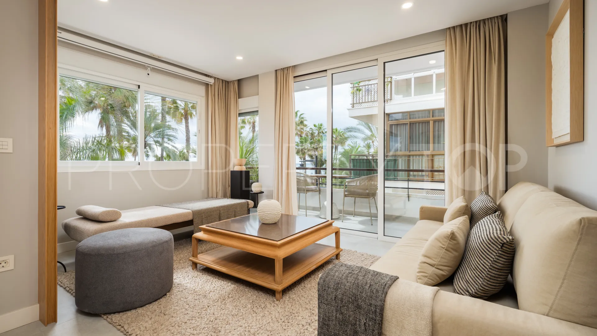 Se vende apartamento en Estepona Ciudad de 3 dormitorios
