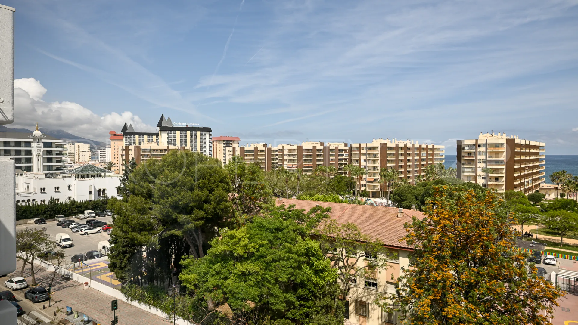 For sale Fuengirola 4 bedrooms apartment