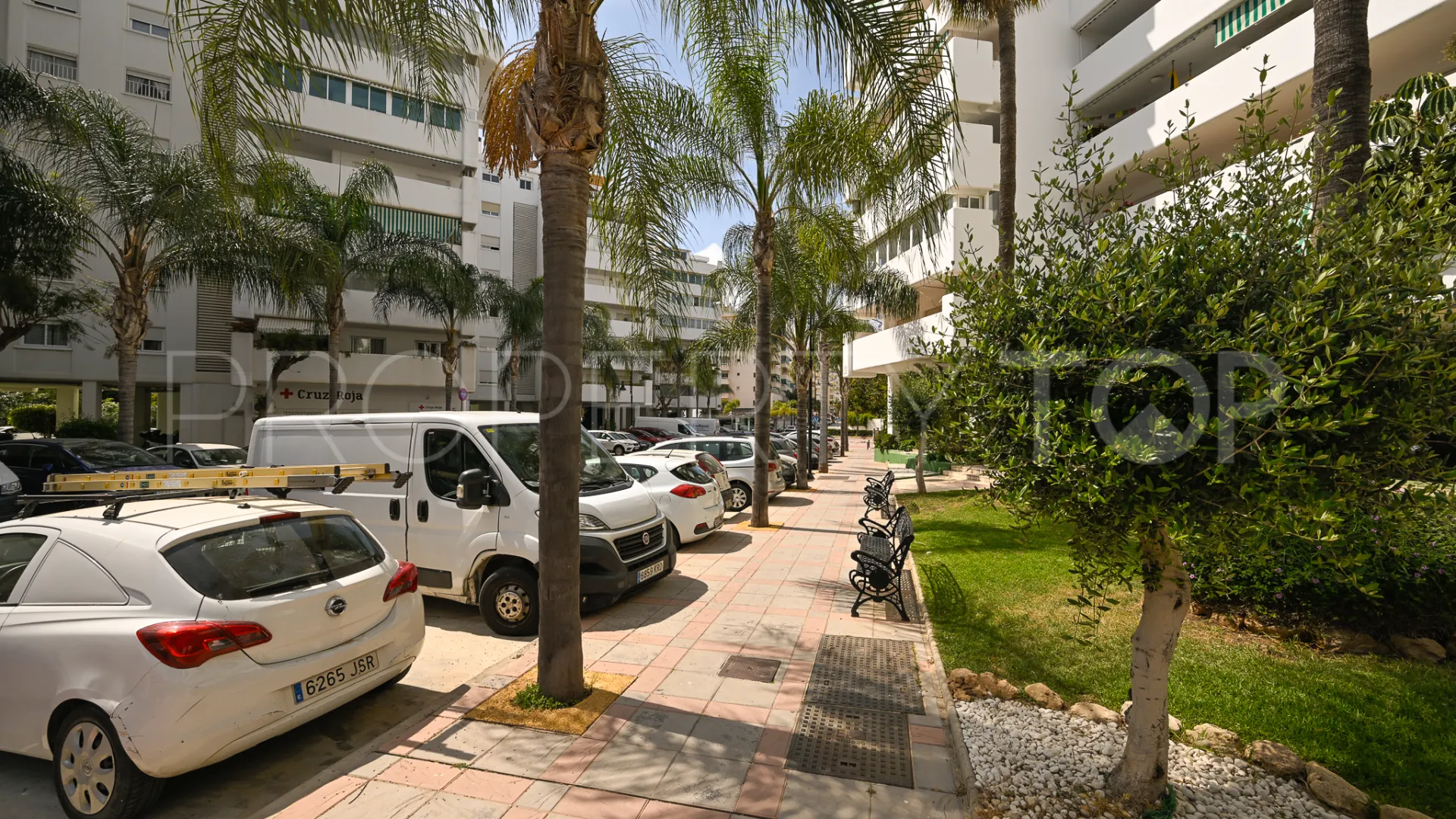 For sale Fuengirola 4 bedrooms apartment
