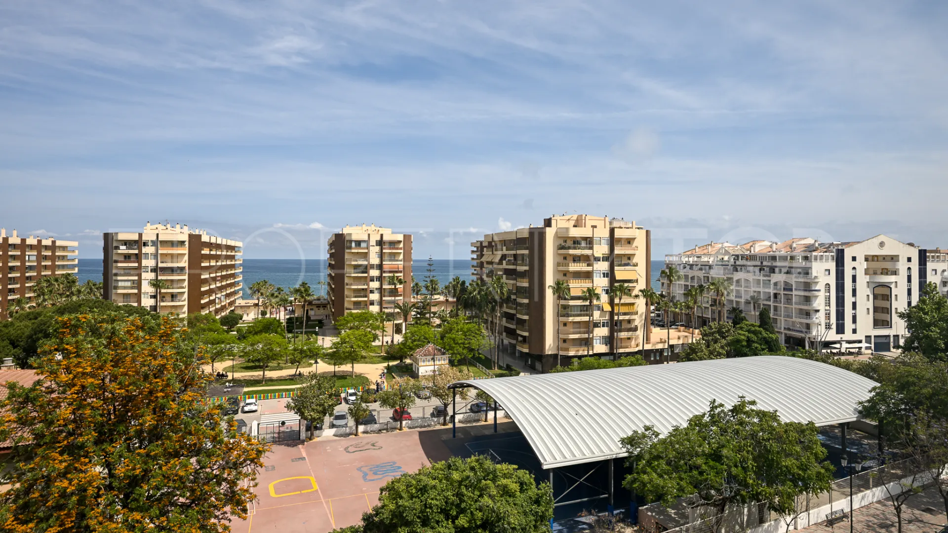 For sale Fuengirola 4 bedrooms apartment