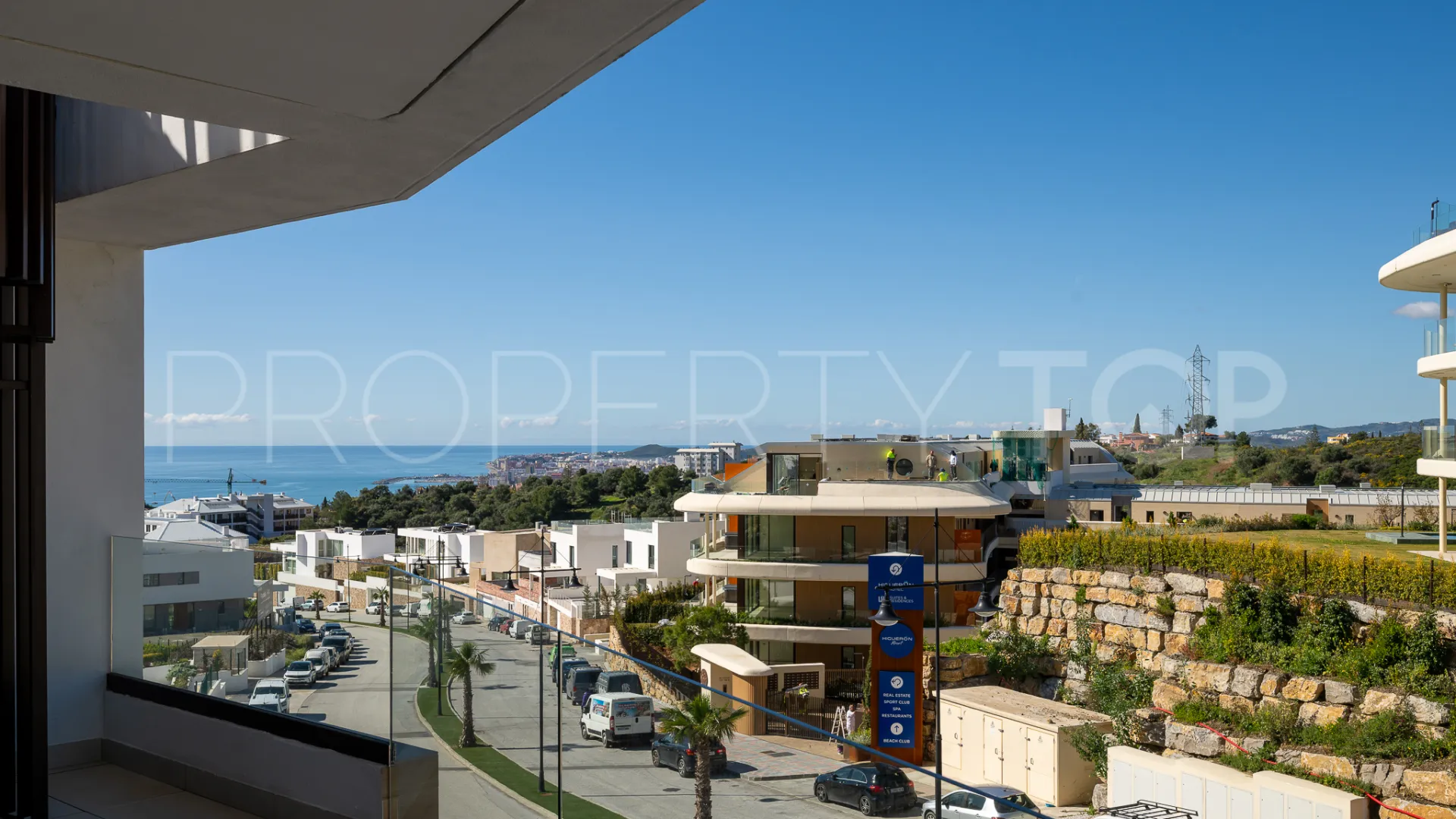 Penthouse for sale in El Higueron with 3 bedrooms