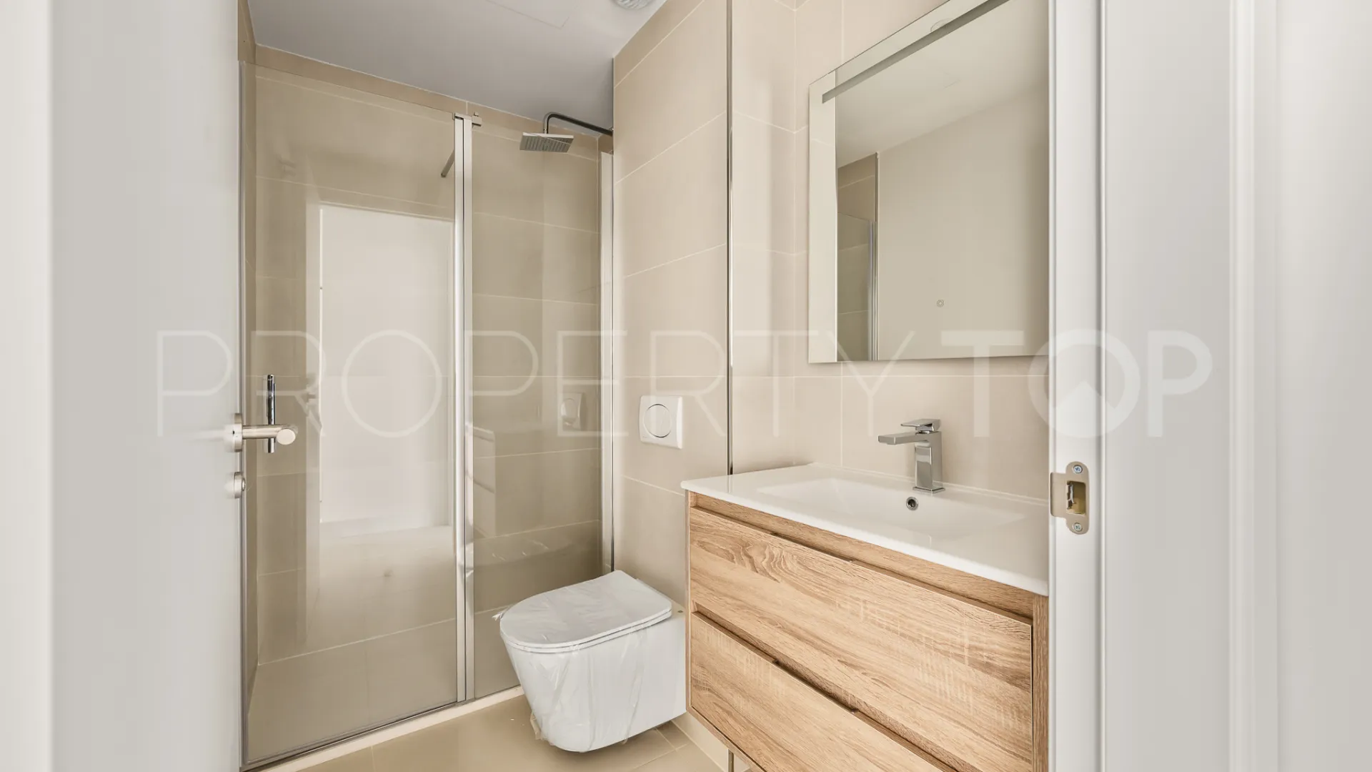 Penthouse for sale in El Higueron with 3 bedrooms