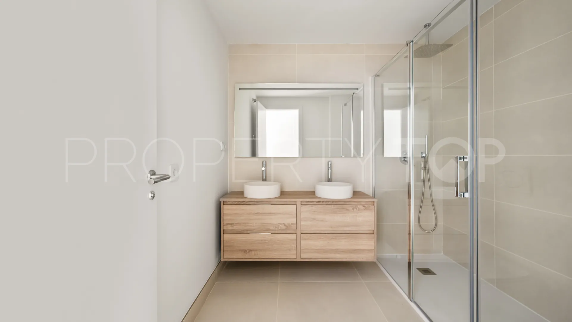 Penthouse for sale in El Higueron with 3 bedrooms