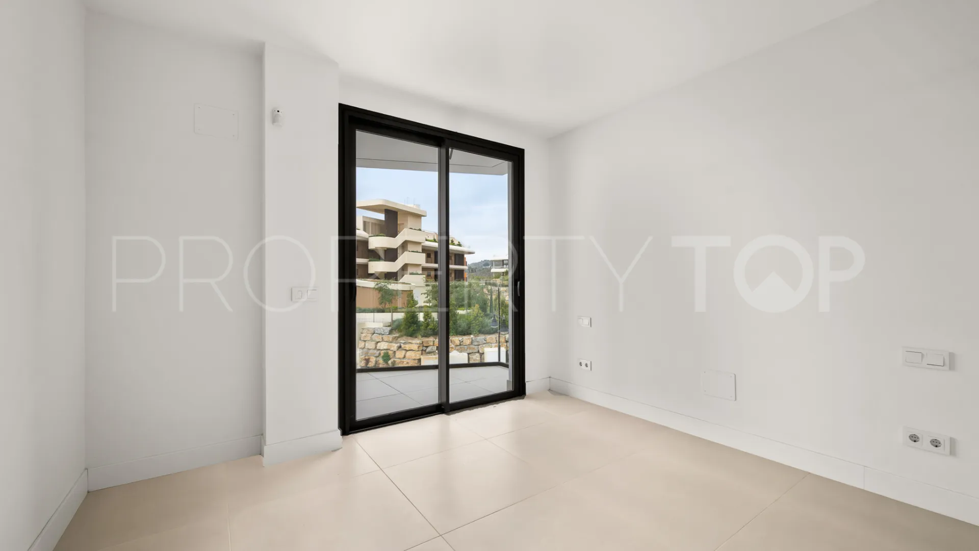 Penthouse for sale in El Higueron with 3 bedrooms