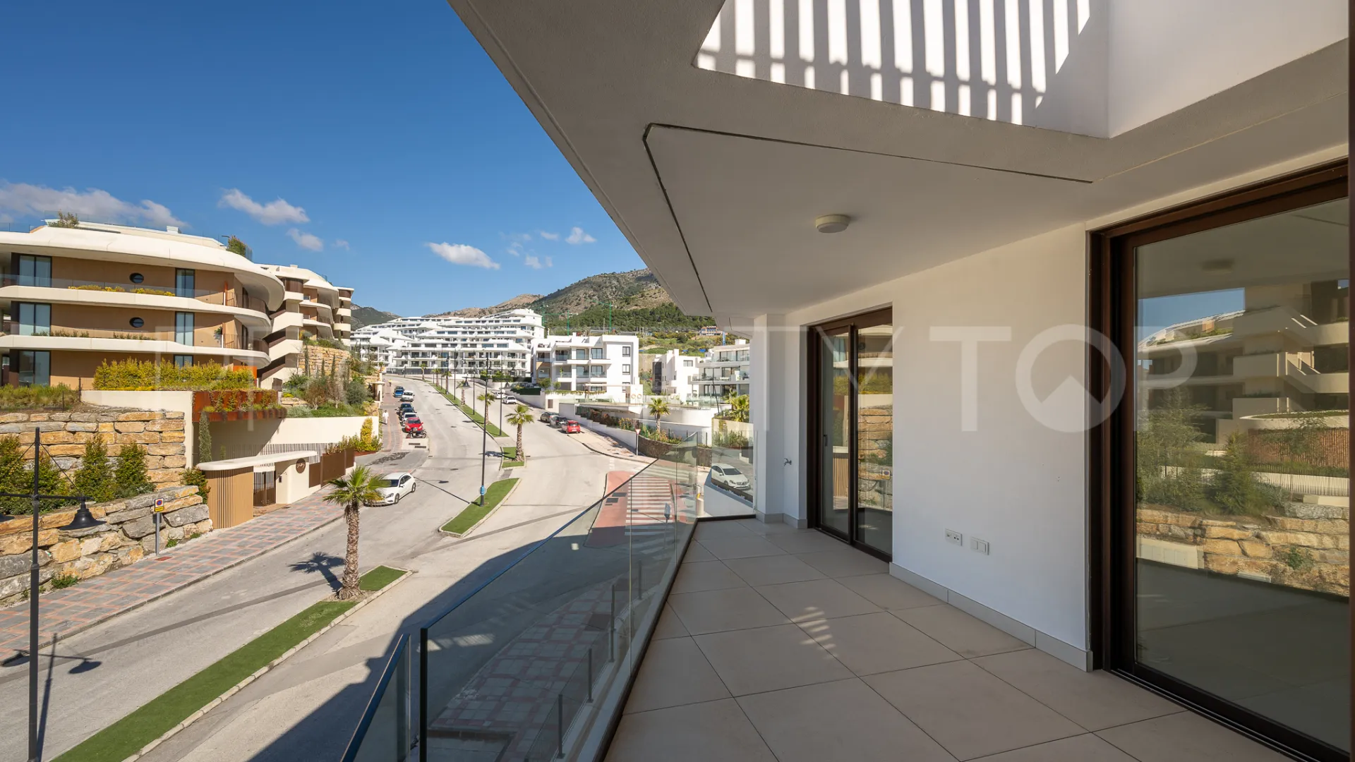 Penthouse for sale in El Higueron with 3 bedrooms