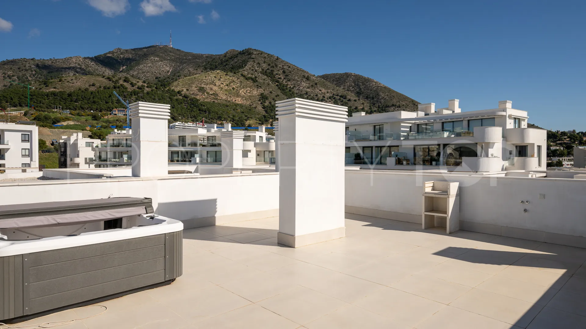 Penthouse for sale in El Higueron with 3 bedrooms