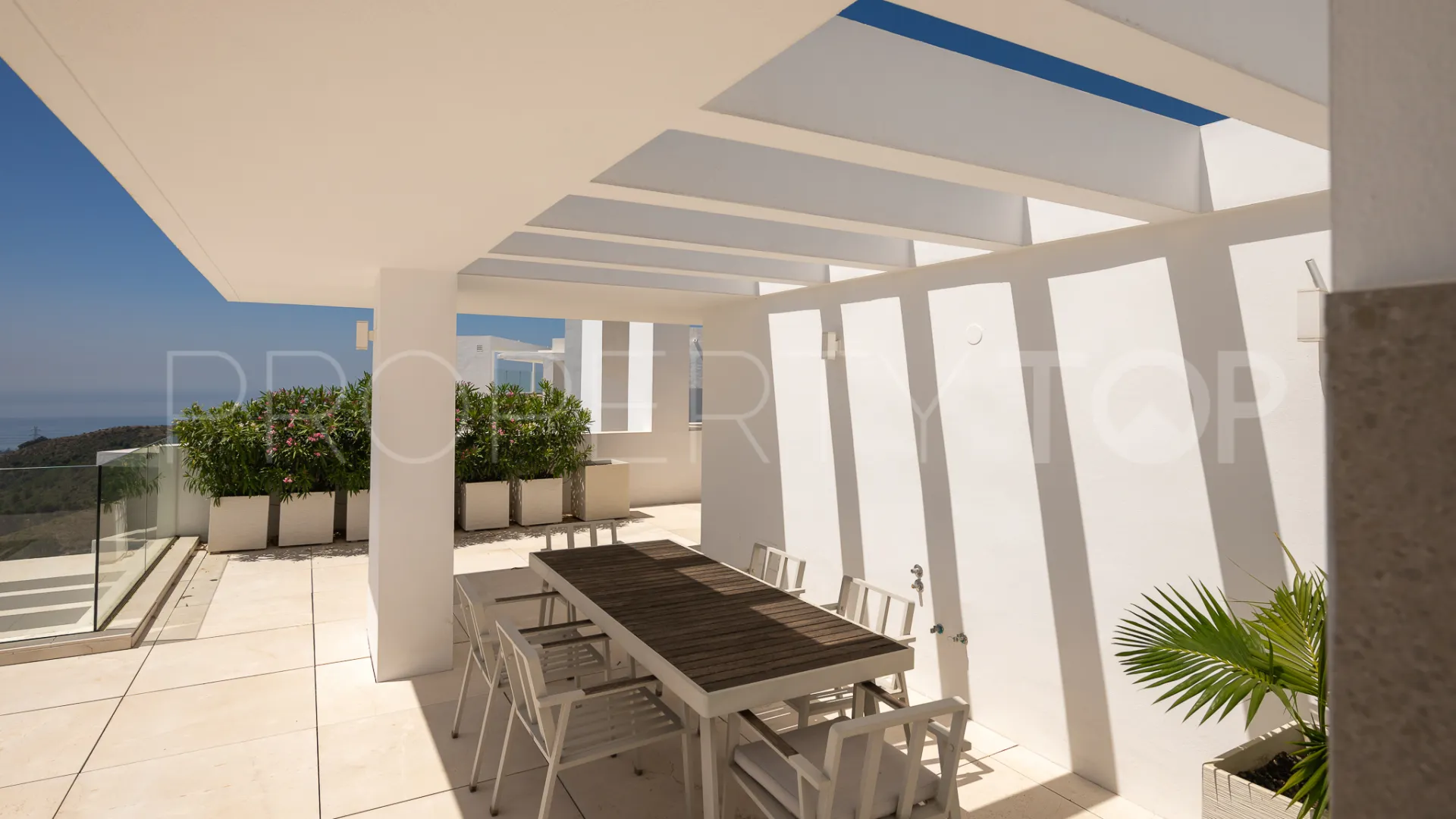 Duplex penthouse with 3 bedrooms for sale in Marbella City