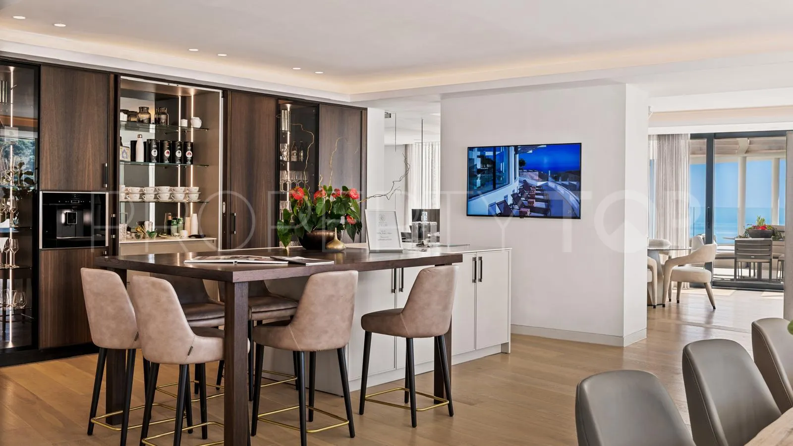 Duplex penthouse with 3 bedrooms for sale in Marbella City