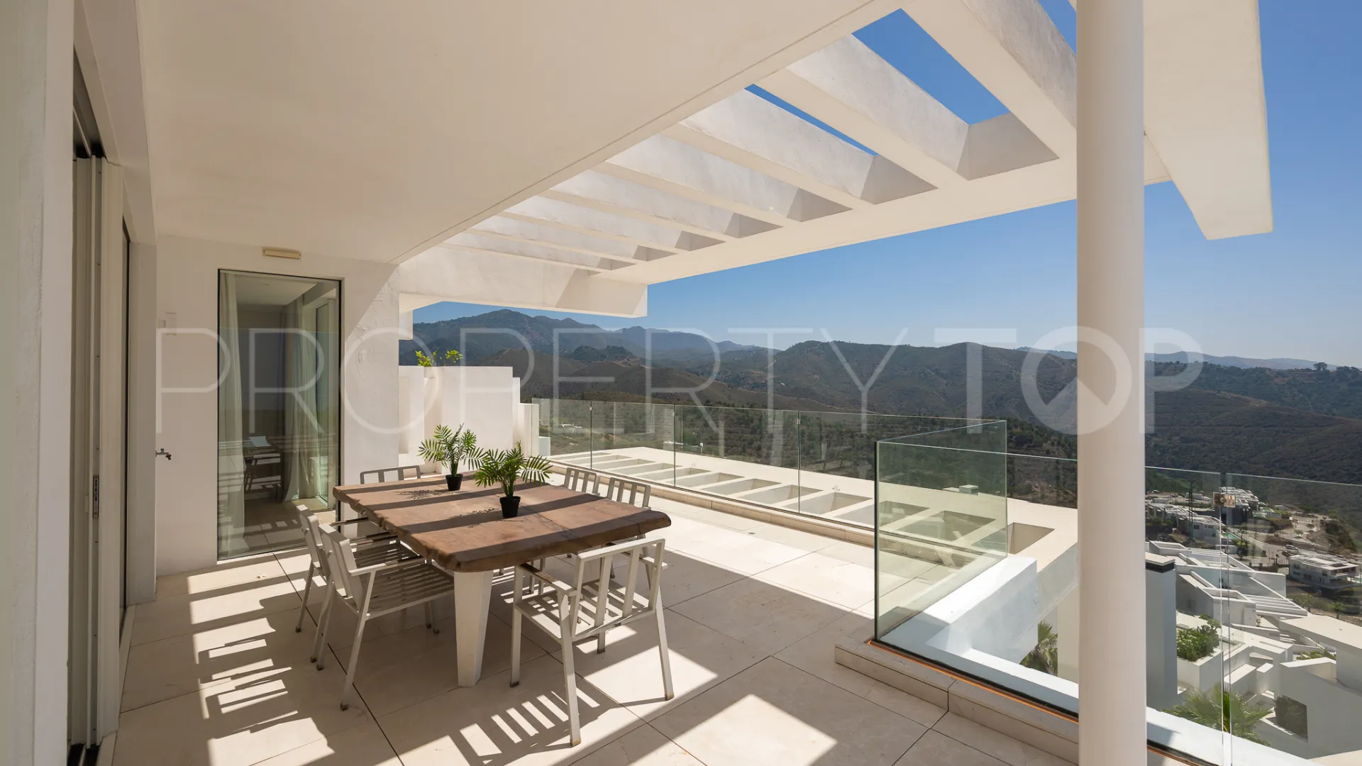 Duplex penthouse with 3 bedrooms for sale in Marbella City