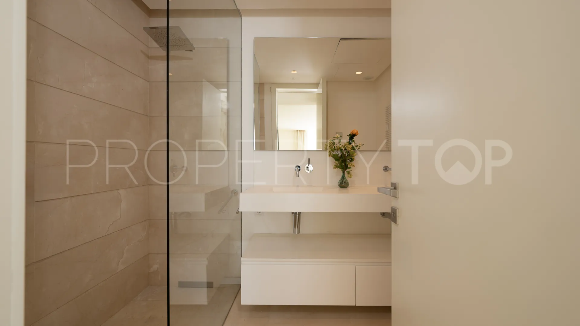 Duplex penthouse with 3 bedrooms for sale in Marbella City