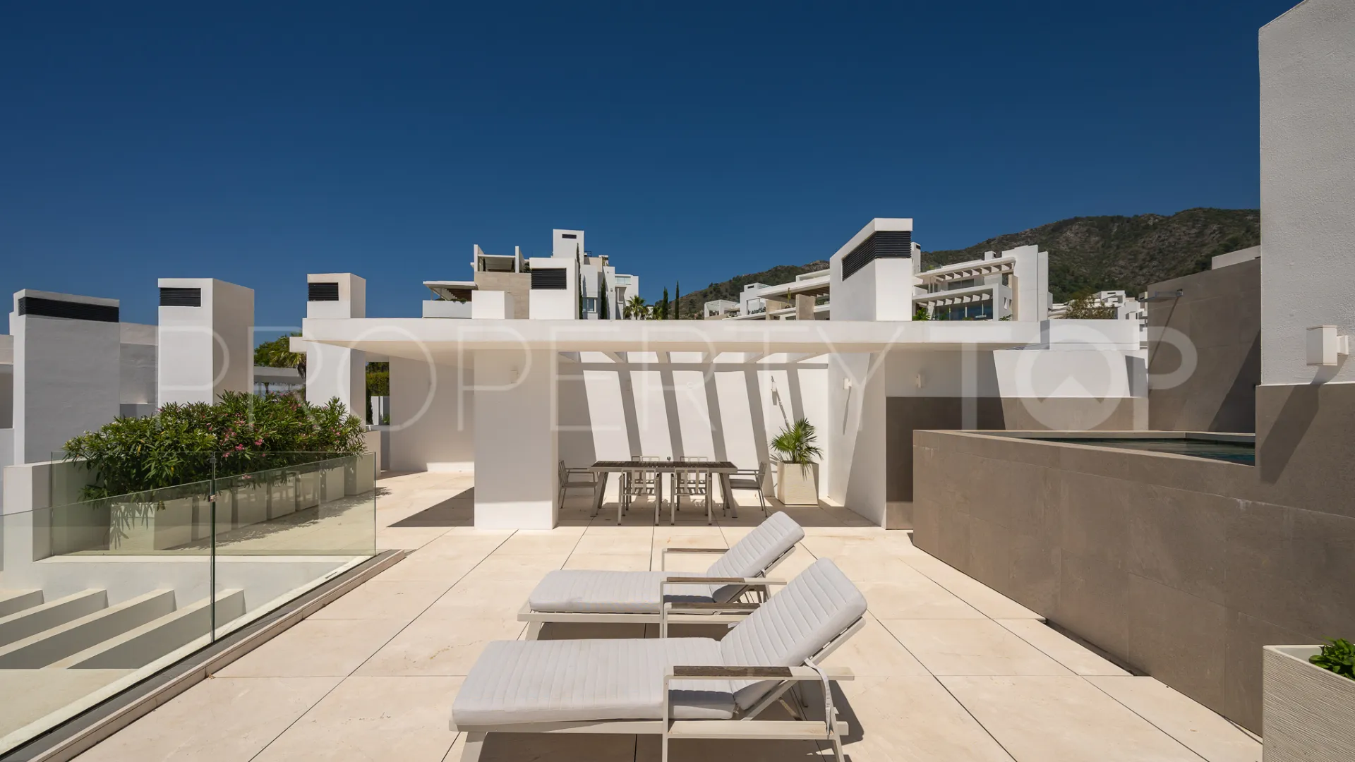 Duplex penthouse with 3 bedrooms for sale in Marbella City