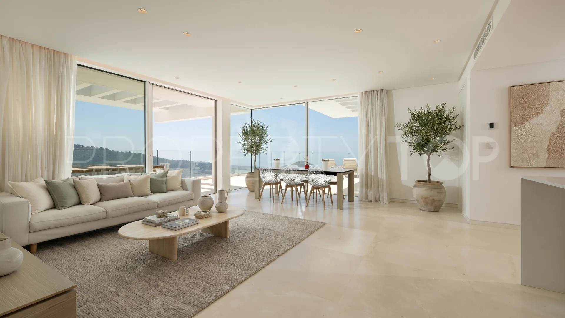 Duplex penthouse with 3 bedrooms for sale in Marbella City