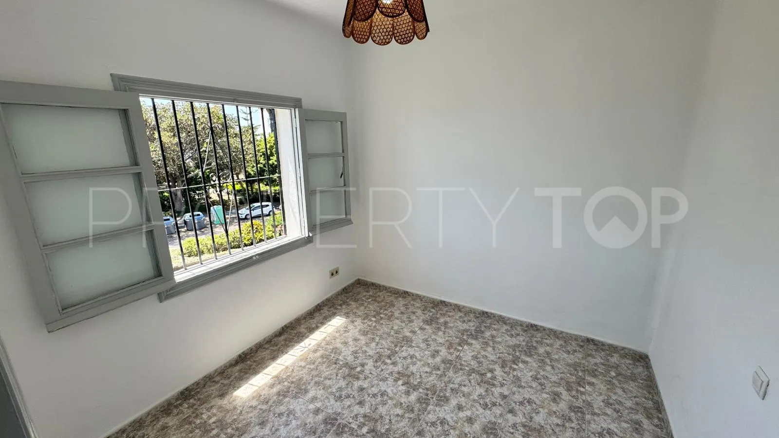 Estepona Puerto, apartamento a la venta