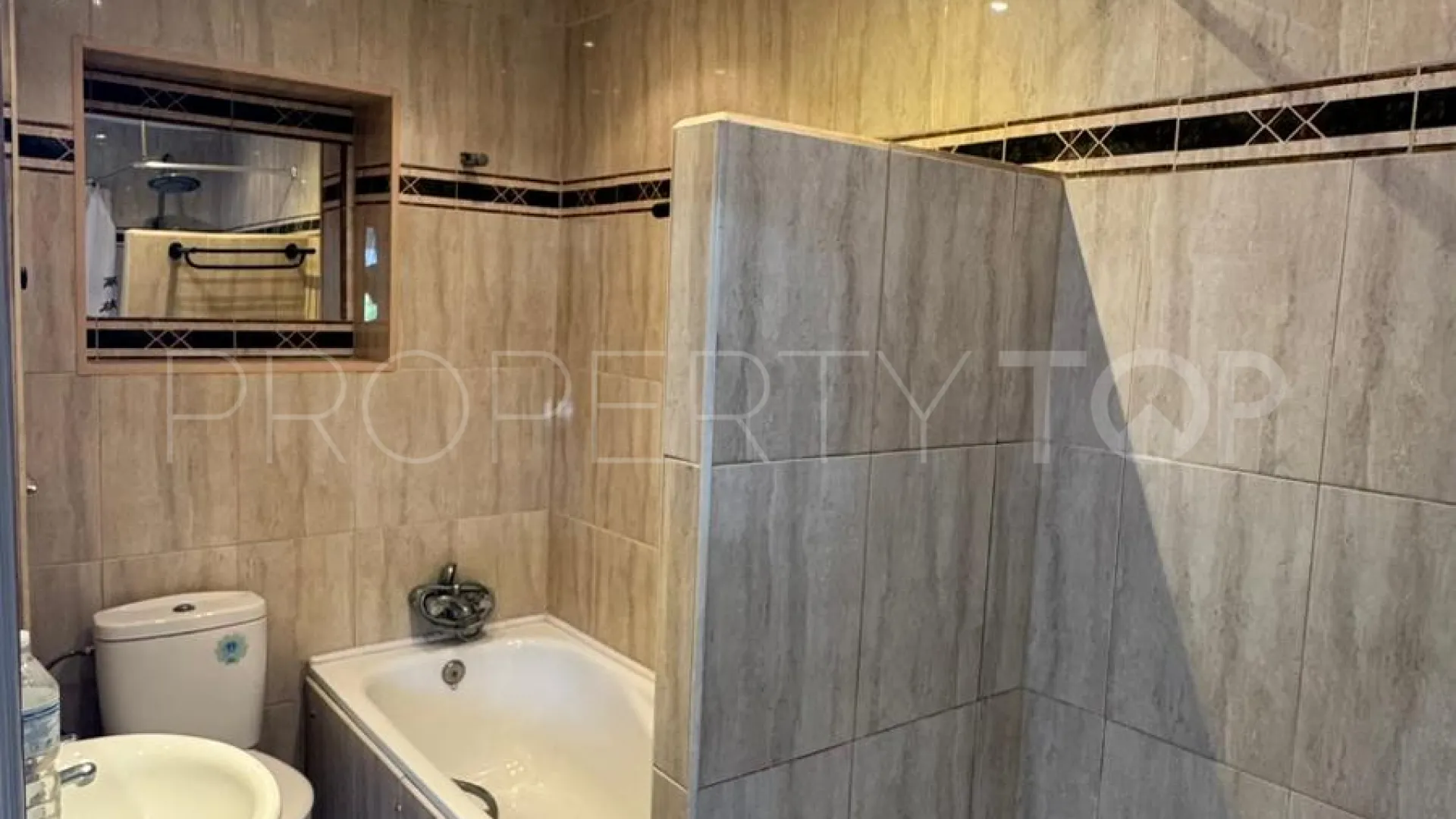Estepona Puerto, apartamento a la venta