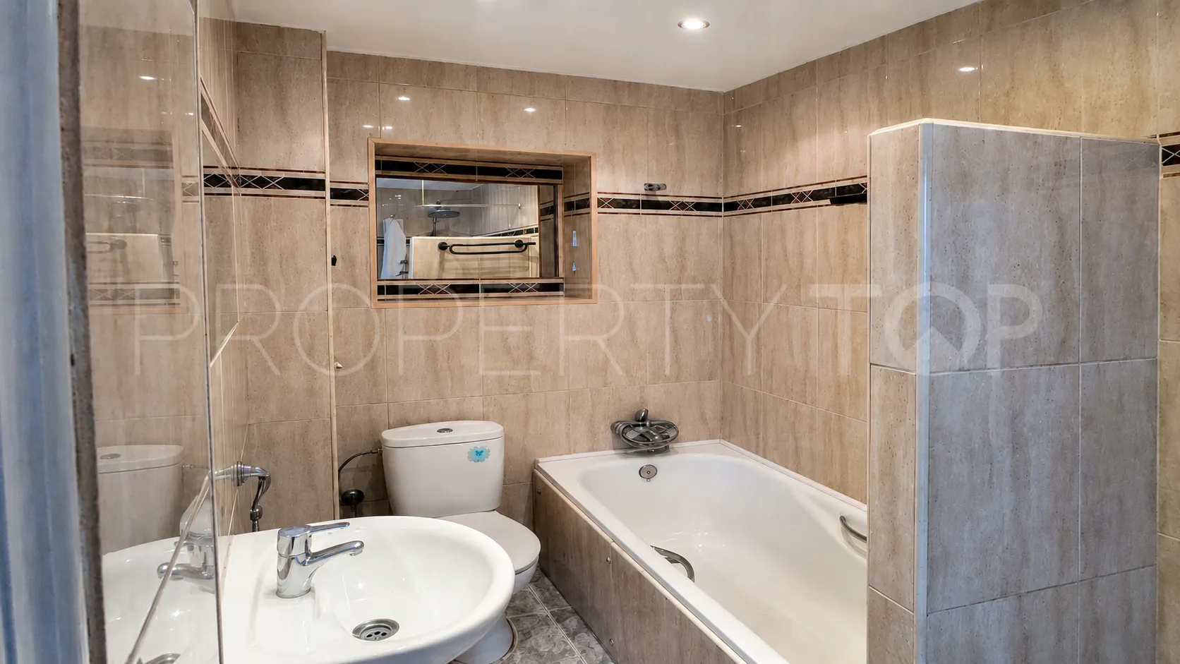 Estepona Puerto, apartamento a la venta