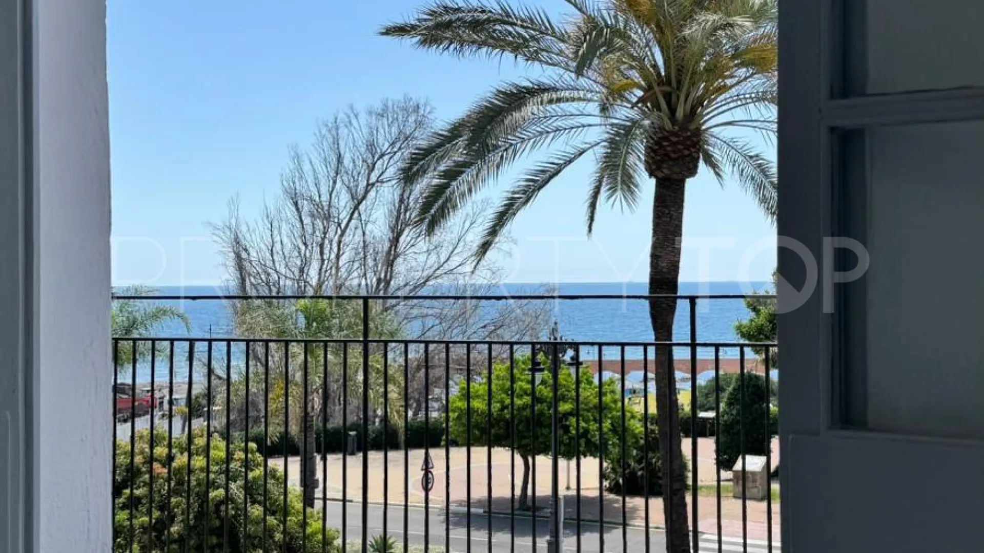 Estepona Puerto, apartamento a la venta