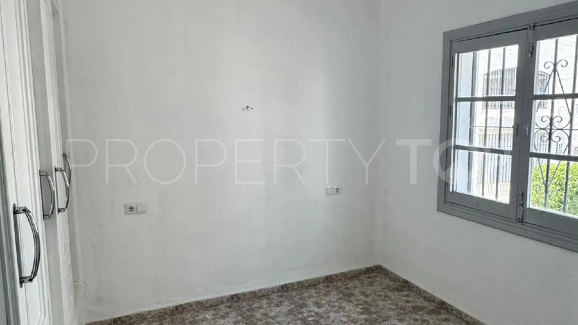 Estepona Puerto, apartamento a la venta