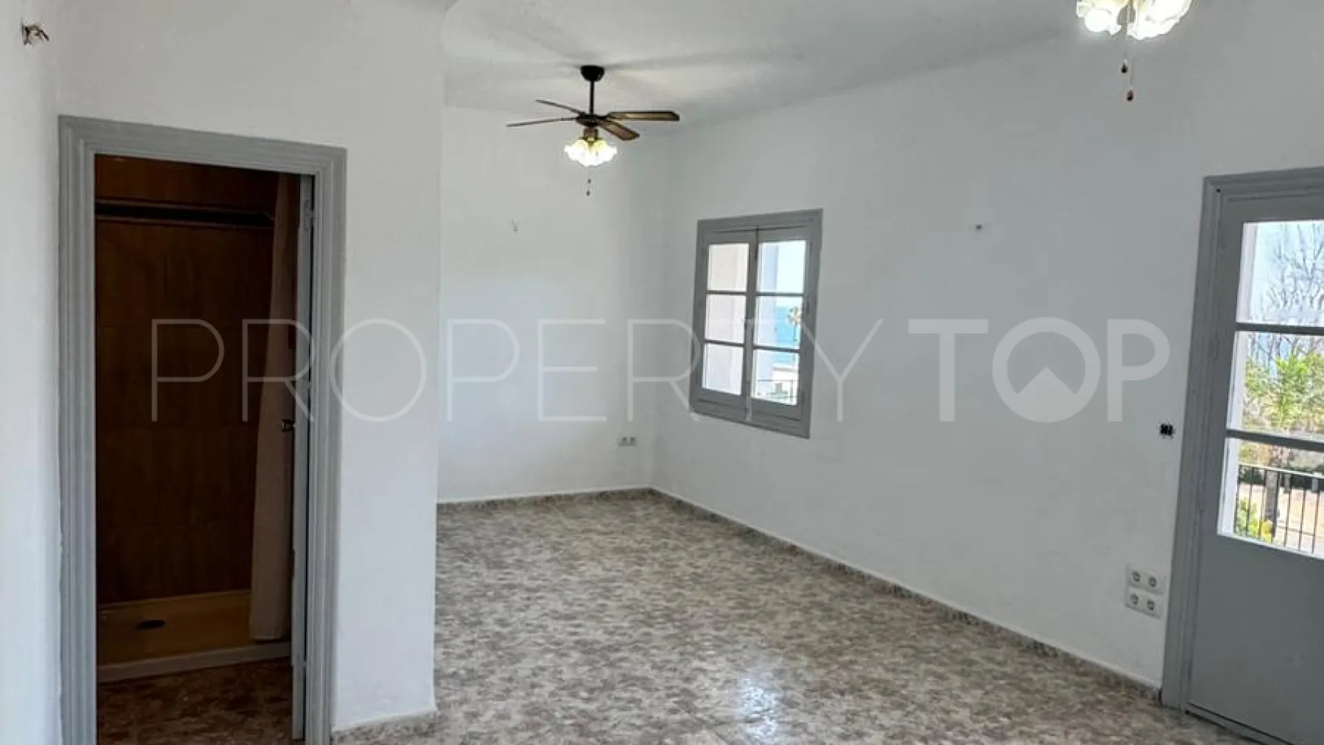 Estepona Puerto, apartamento a la venta