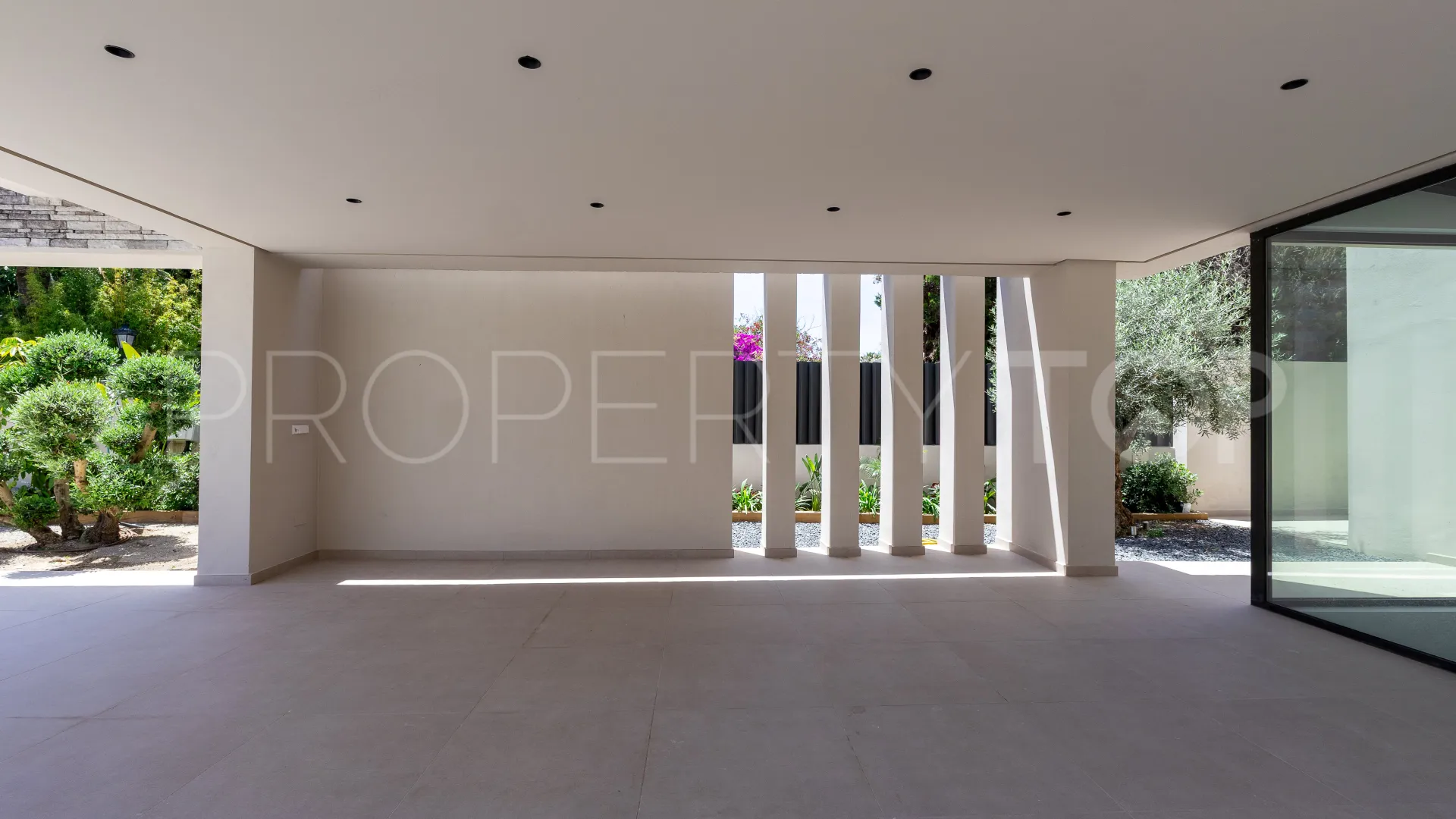 8 bedrooms Cortijo Blanco villa for sale