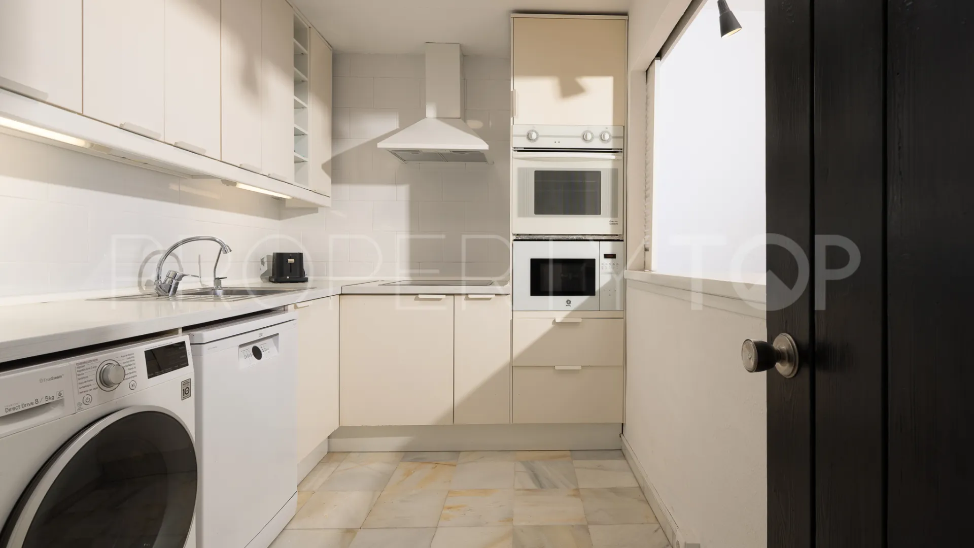 Apartamento con 1 dormitorio en venta en Marbella - Puerto Banus