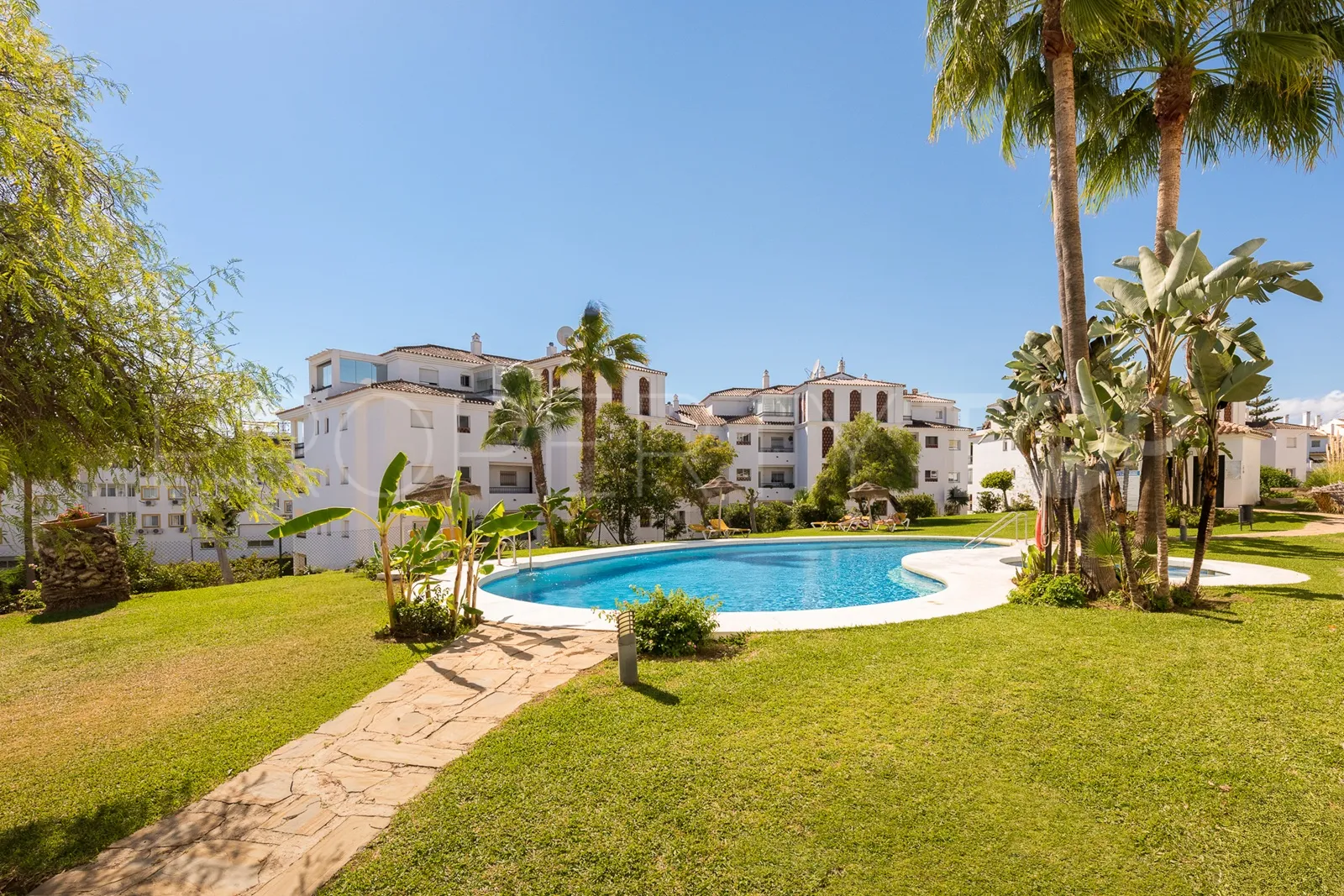 Comprar apartamento en Calahonda