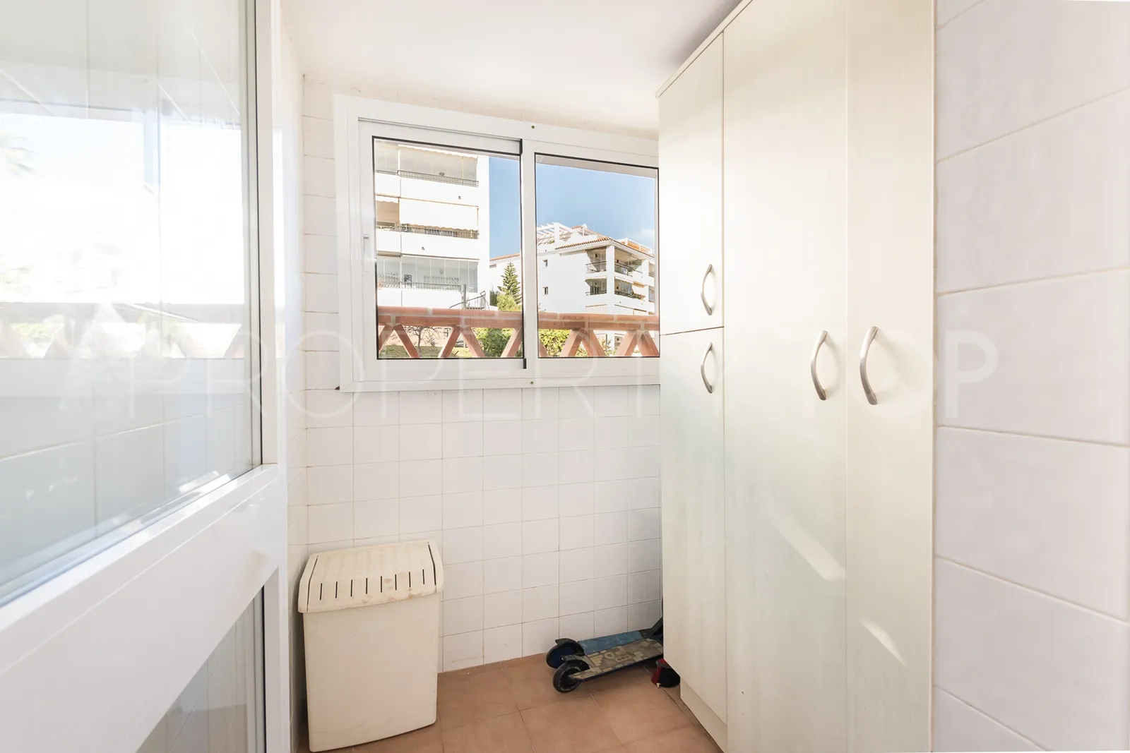 Comprar apartamento en Calahonda
