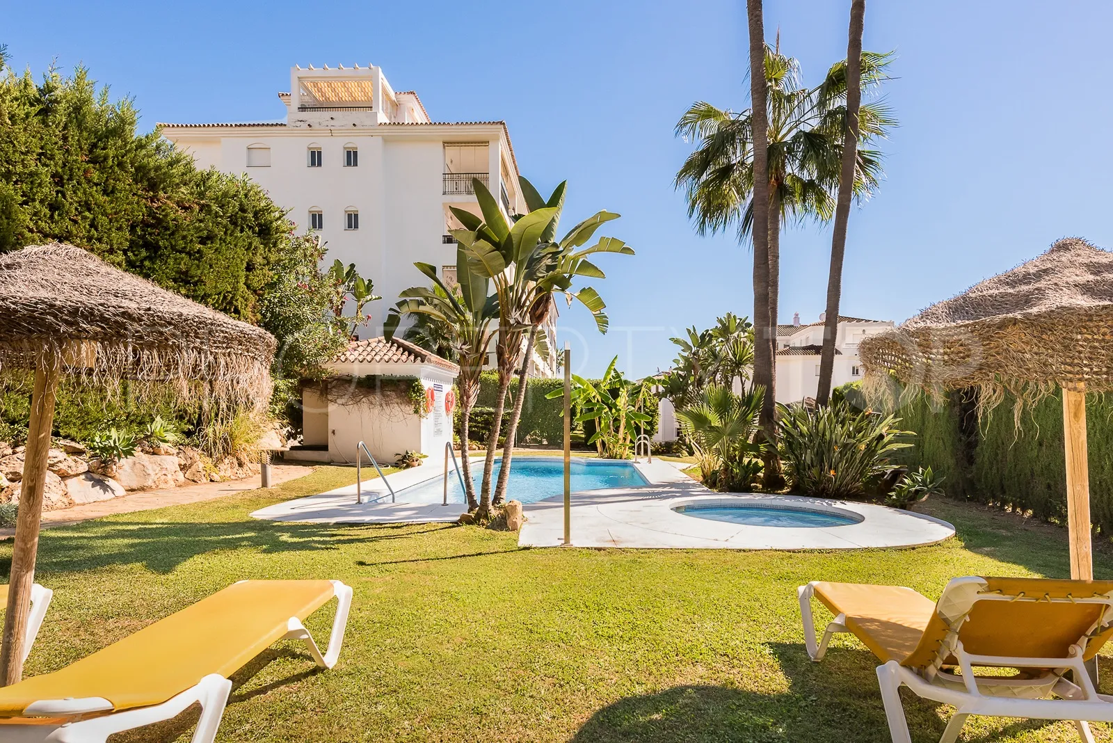 Comprar apartamento en Calahonda