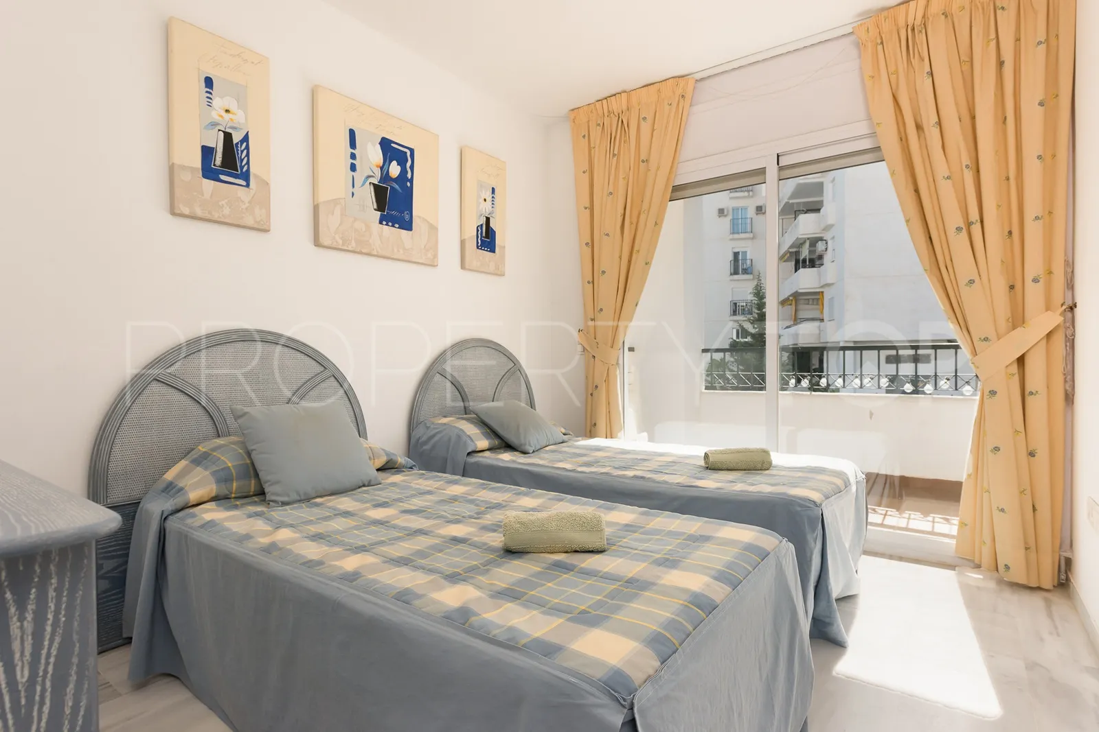 Comprar apartamento en Calahonda