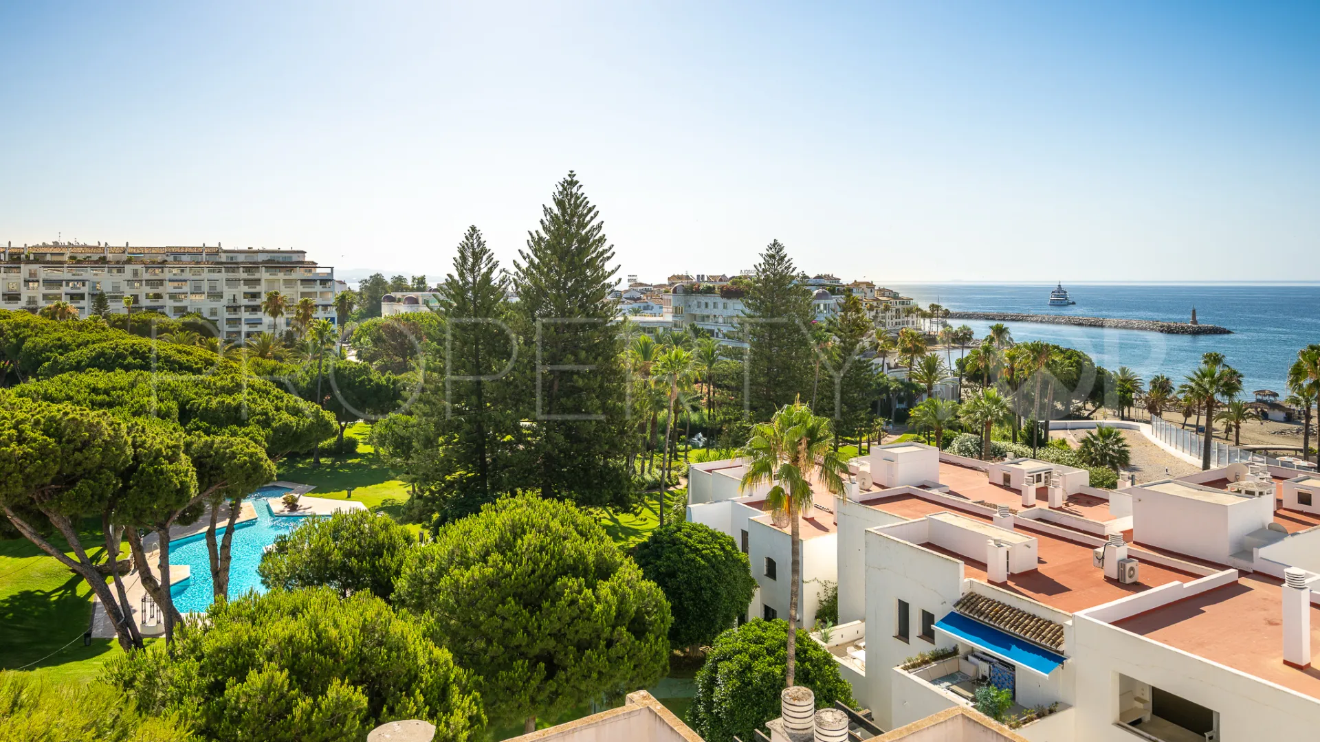 Playas del Duque, apartamento de 2 dormitorios en venta