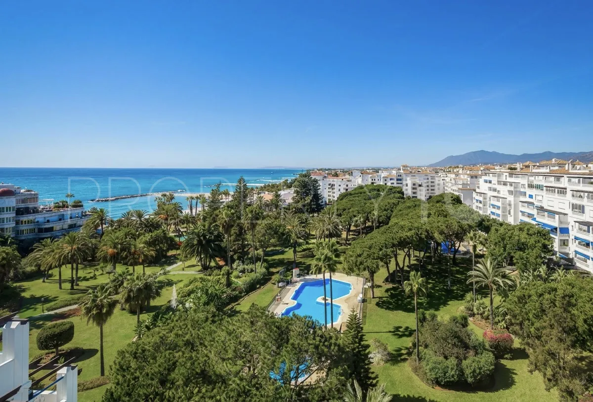 Playas del Duque, apartamento de 2 dormitorios en venta