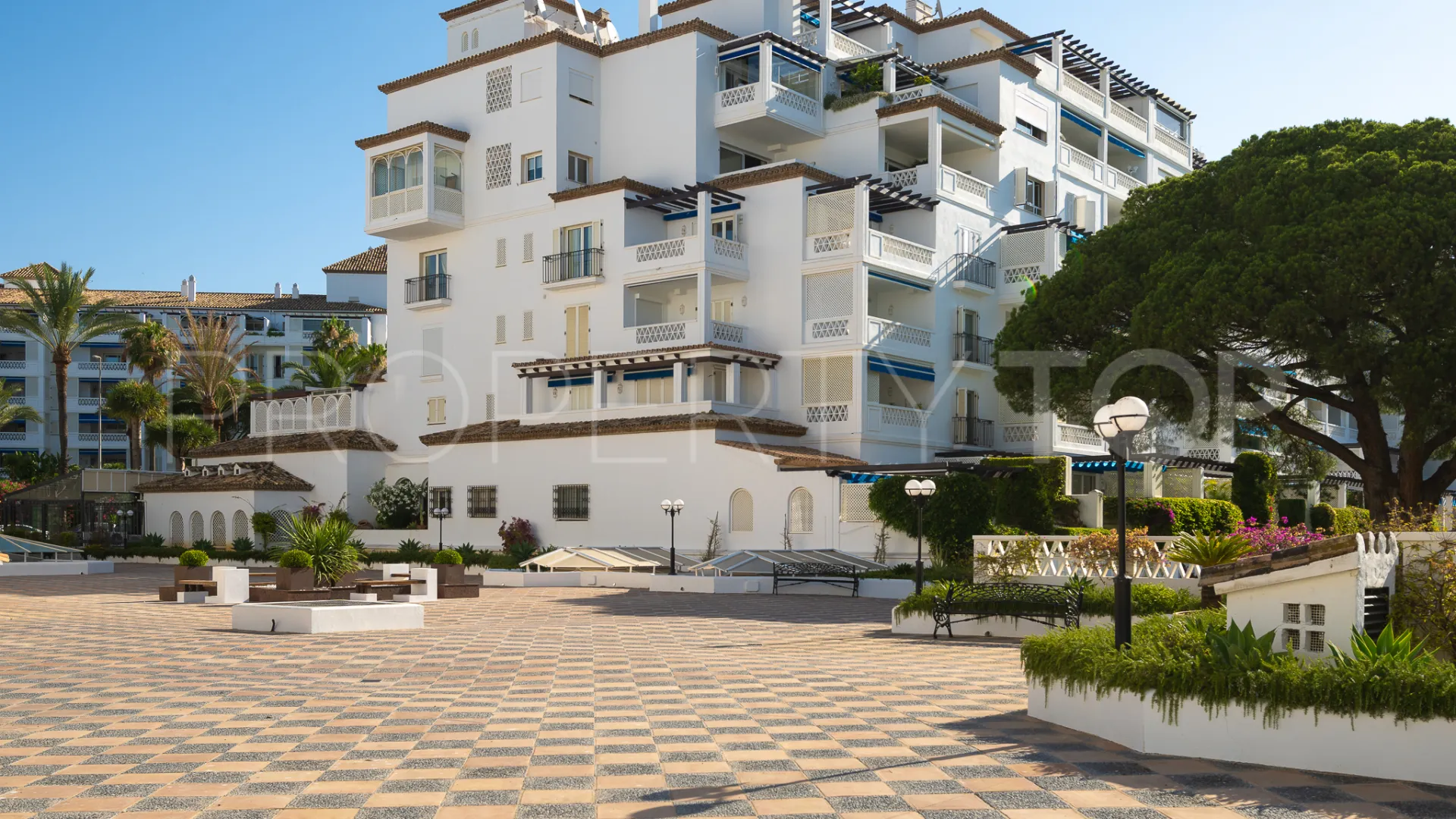 Playas del Duque, apartamento de 2 dormitorios en venta
