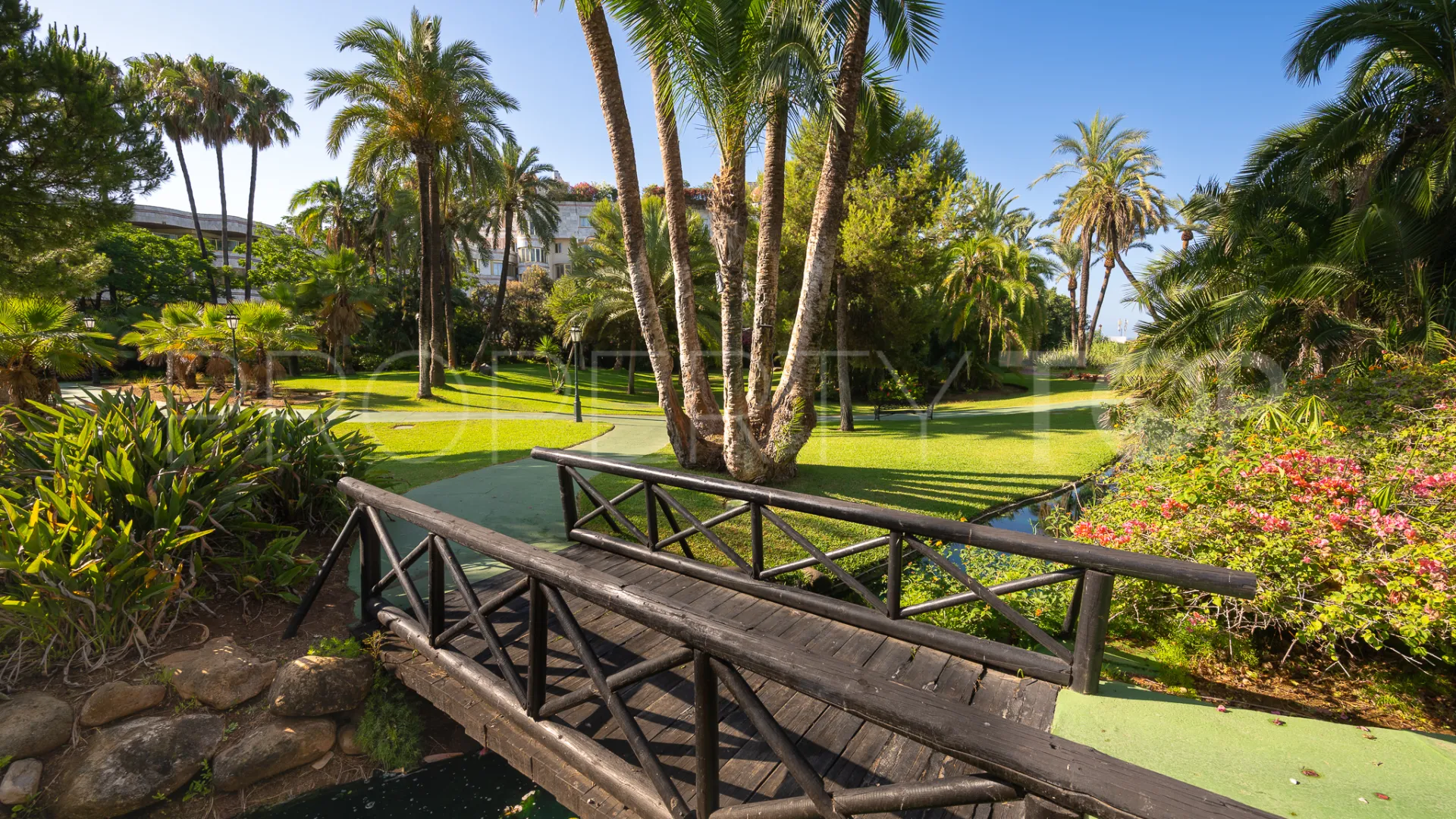 Playas del Duque, apartamento de 2 dormitorios en venta