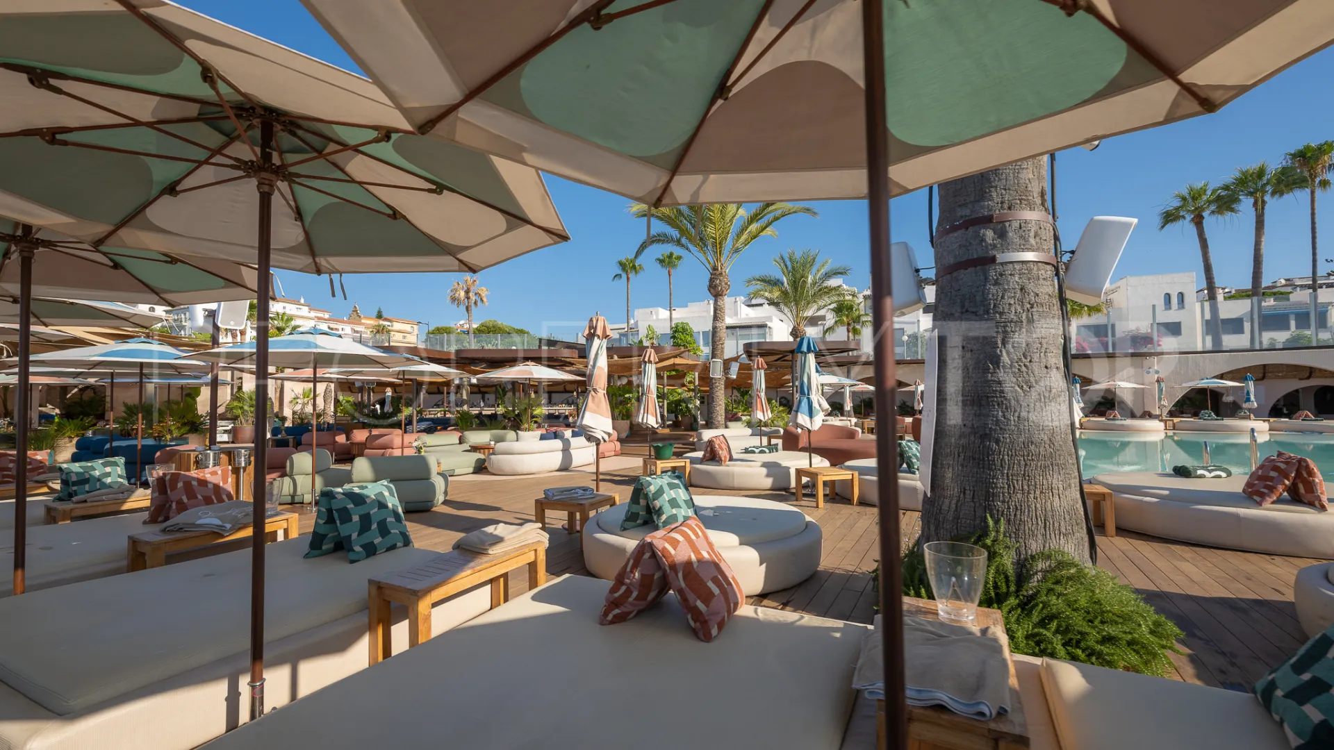 Playas del Duque, apartamento de 2 dormitorios en venta
