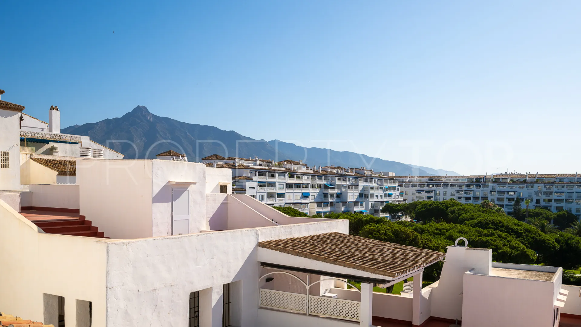 Playas del Duque, apartamento de 2 dormitorios en venta
