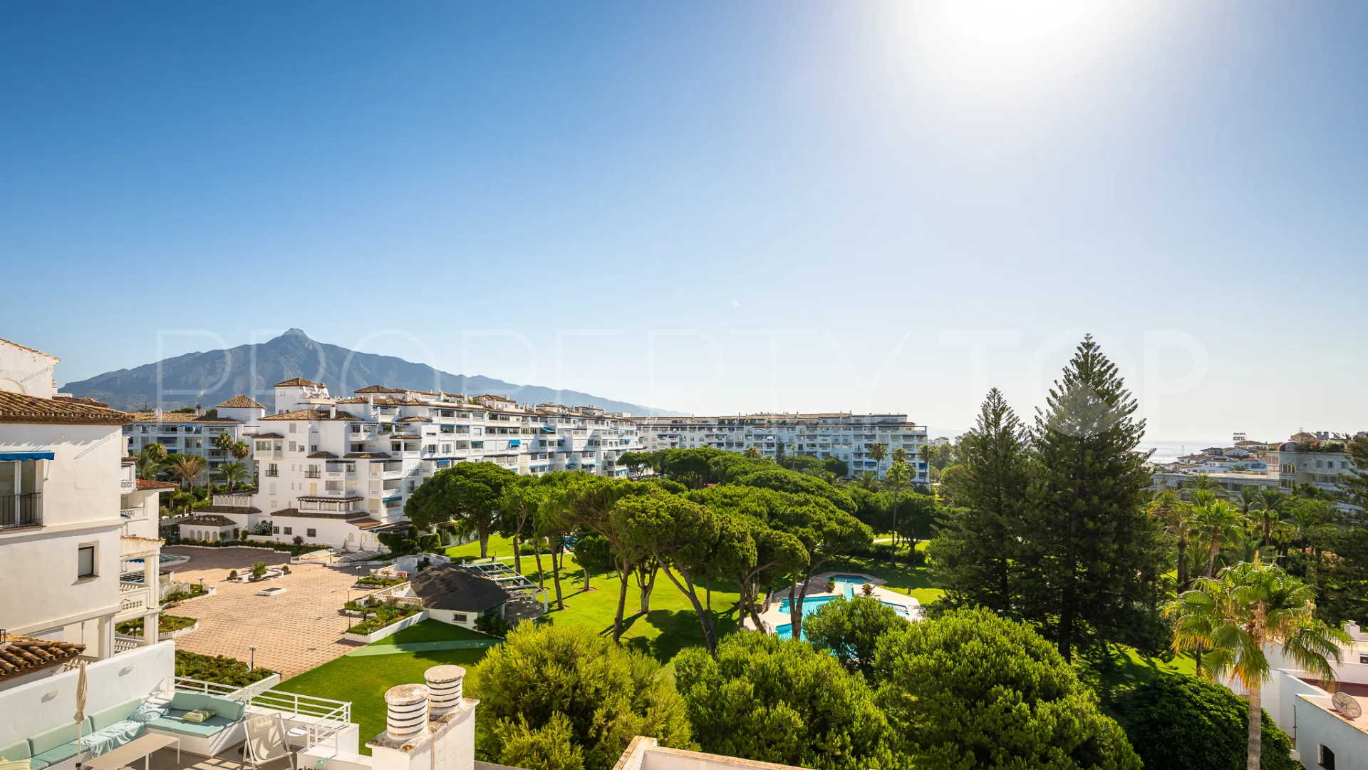 Playas del Duque, apartamento de 2 dormitorios en venta