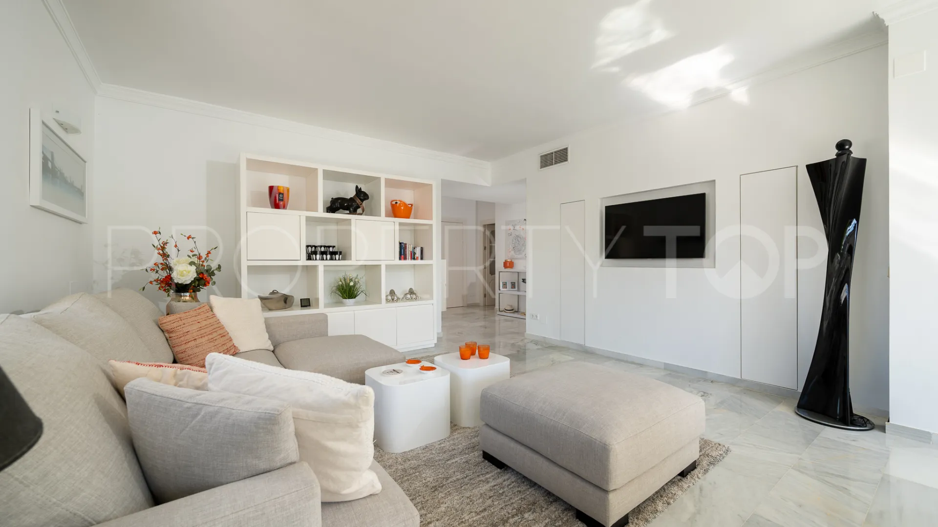 Playas del Duque, apartamento de 2 dormitorios en venta
