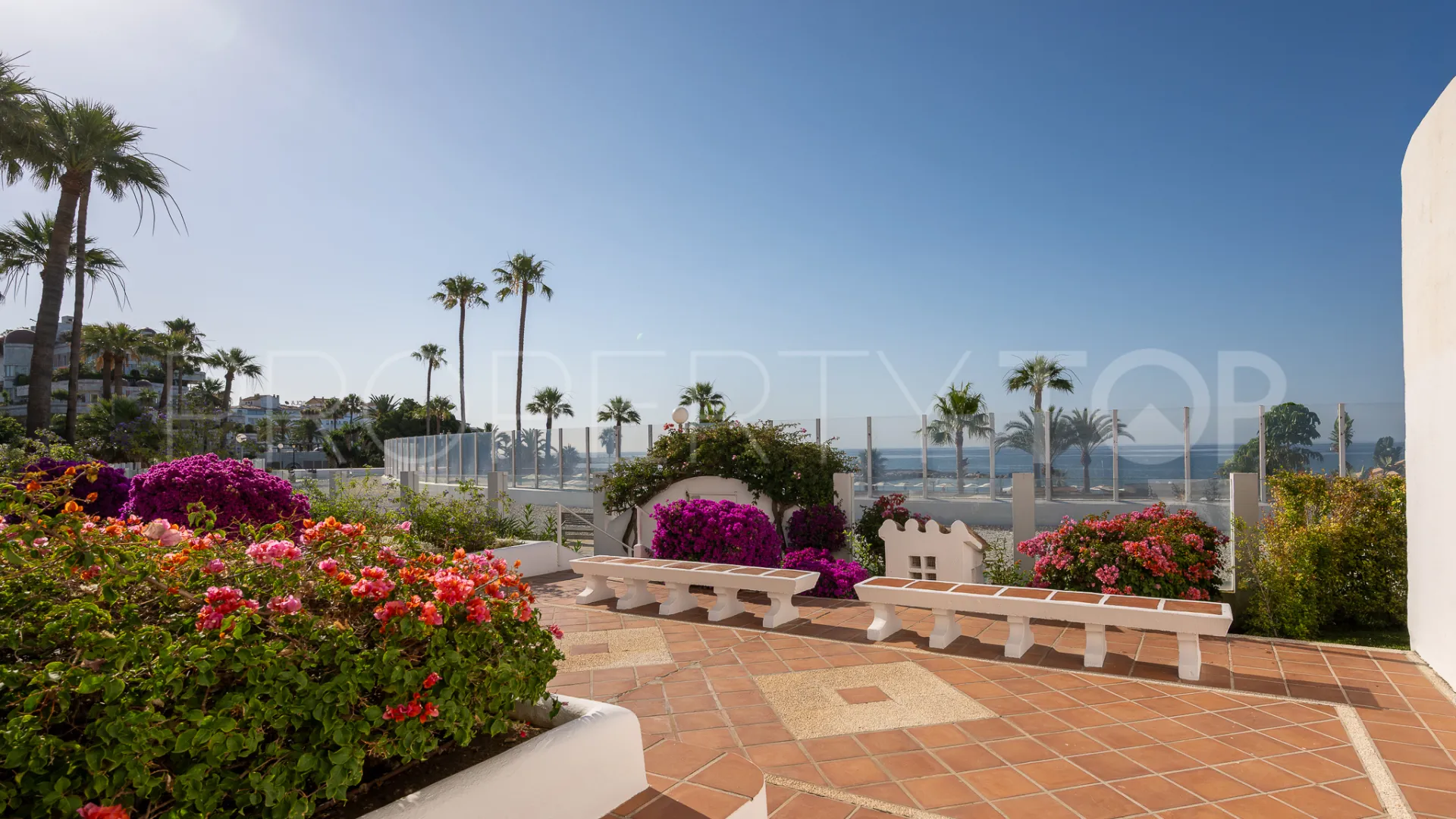 Playas del Duque, apartamento de 2 dormitorios en venta