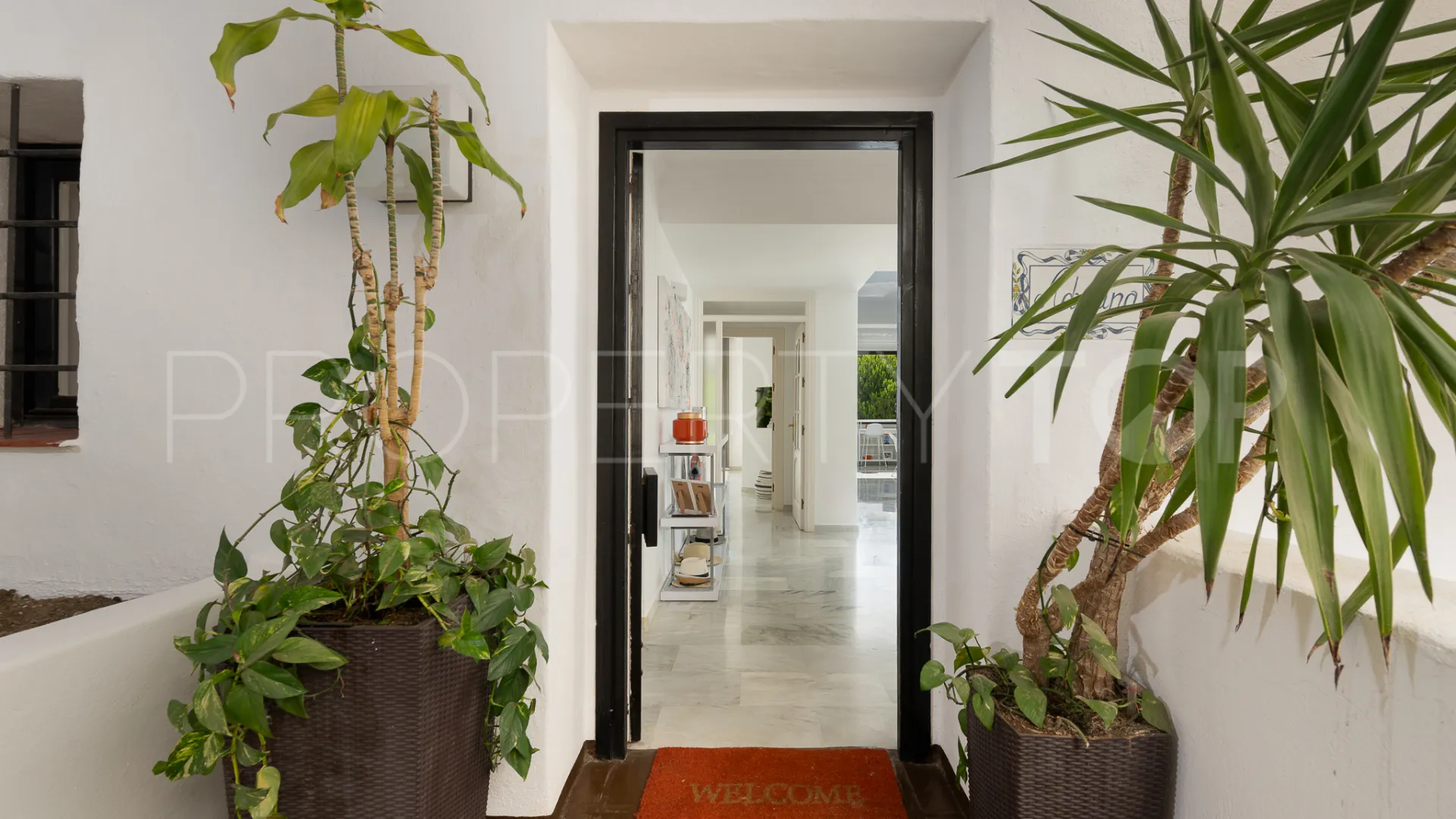 Playas del Duque, apartamento de 2 dormitorios en venta