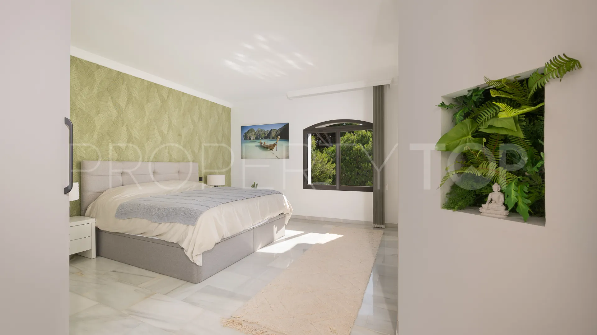 Playas del Duque, apartamento de 2 dormitorios en venta