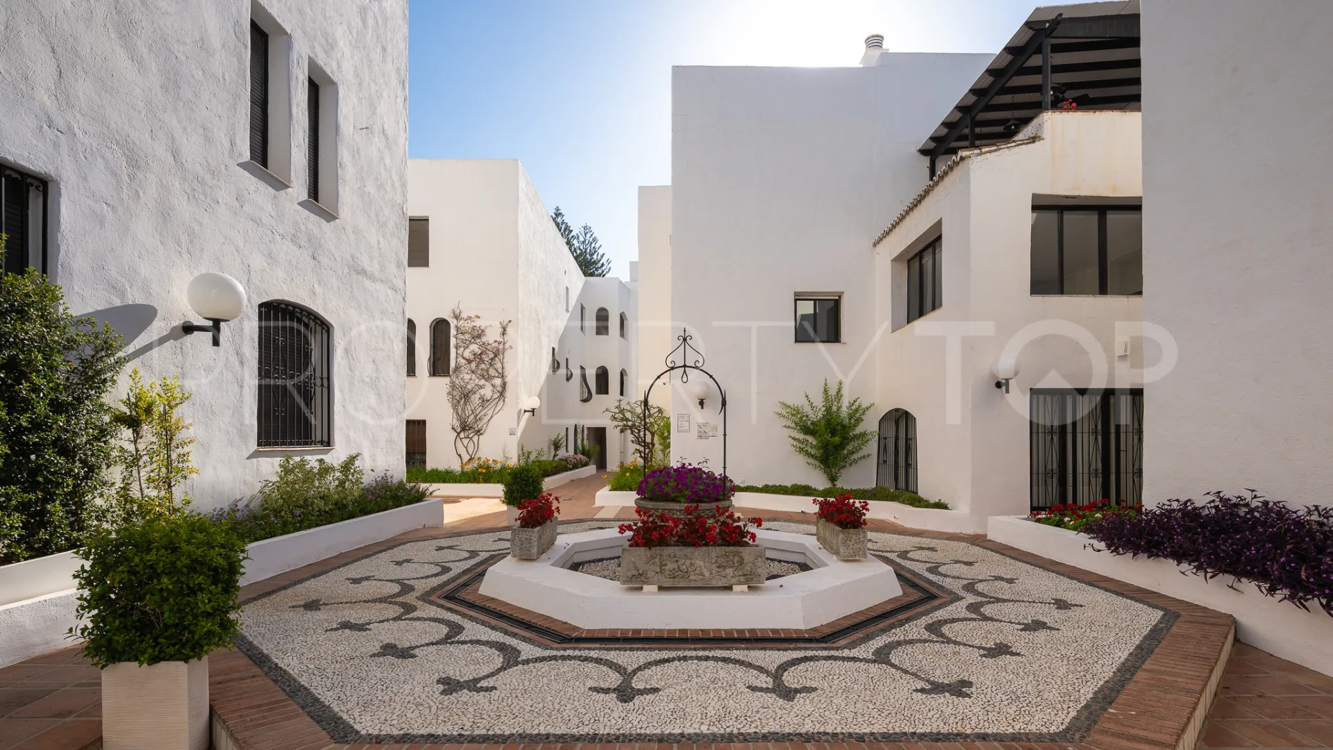 Playas del Duque, apartamento de 2 dormitorios en venta