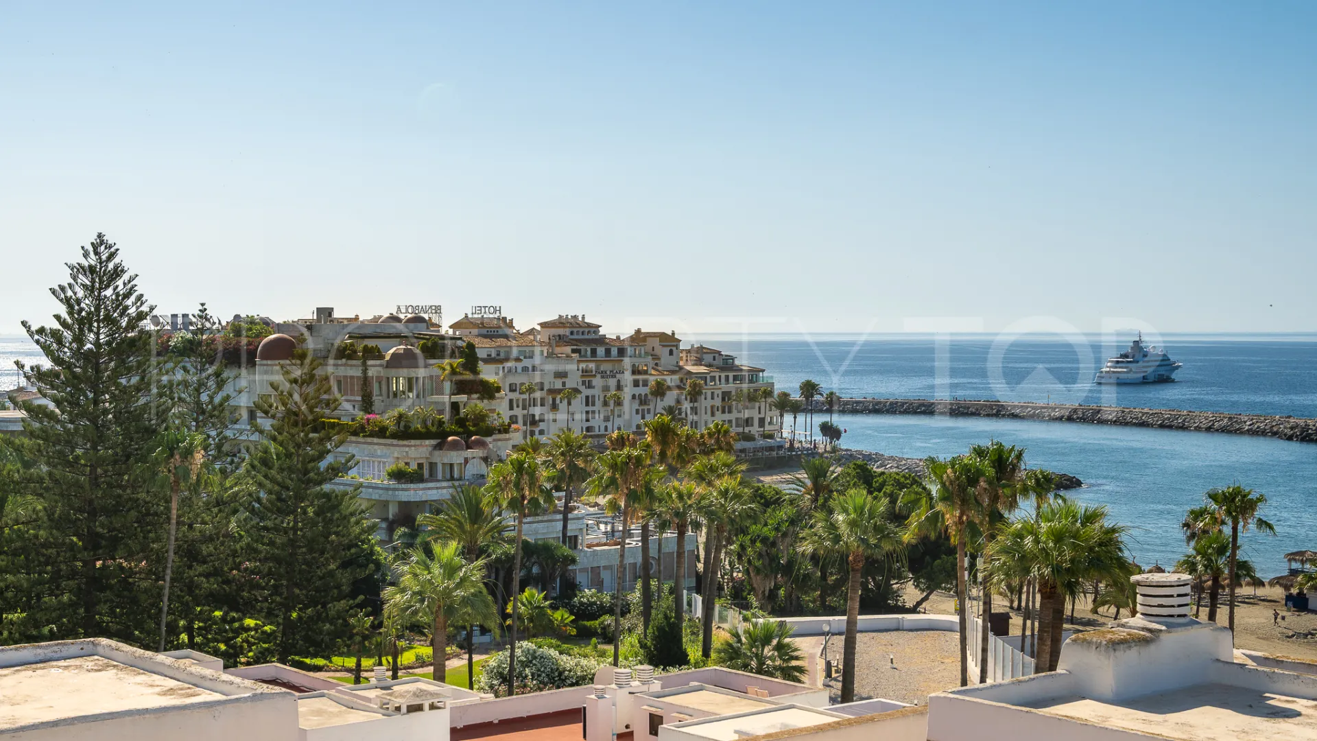 Playas del Duque, apartamento de 2 dormitorios en venta