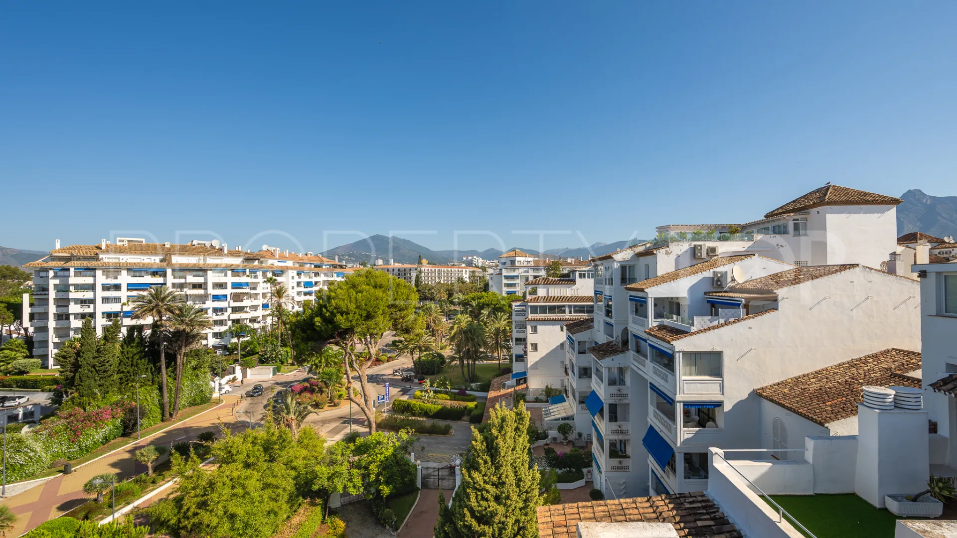 Playas del Duque, apartamento de 2 dormitorios en venta