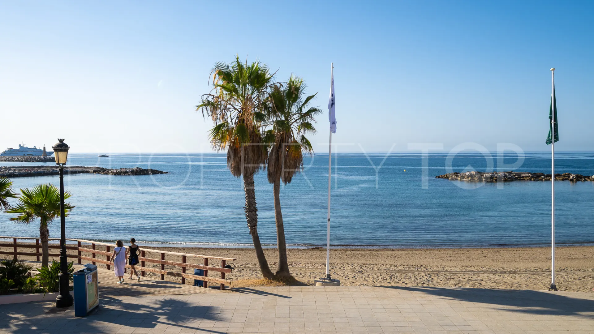 Playas del Duque, apartamento de 2 dormitorios en venta
