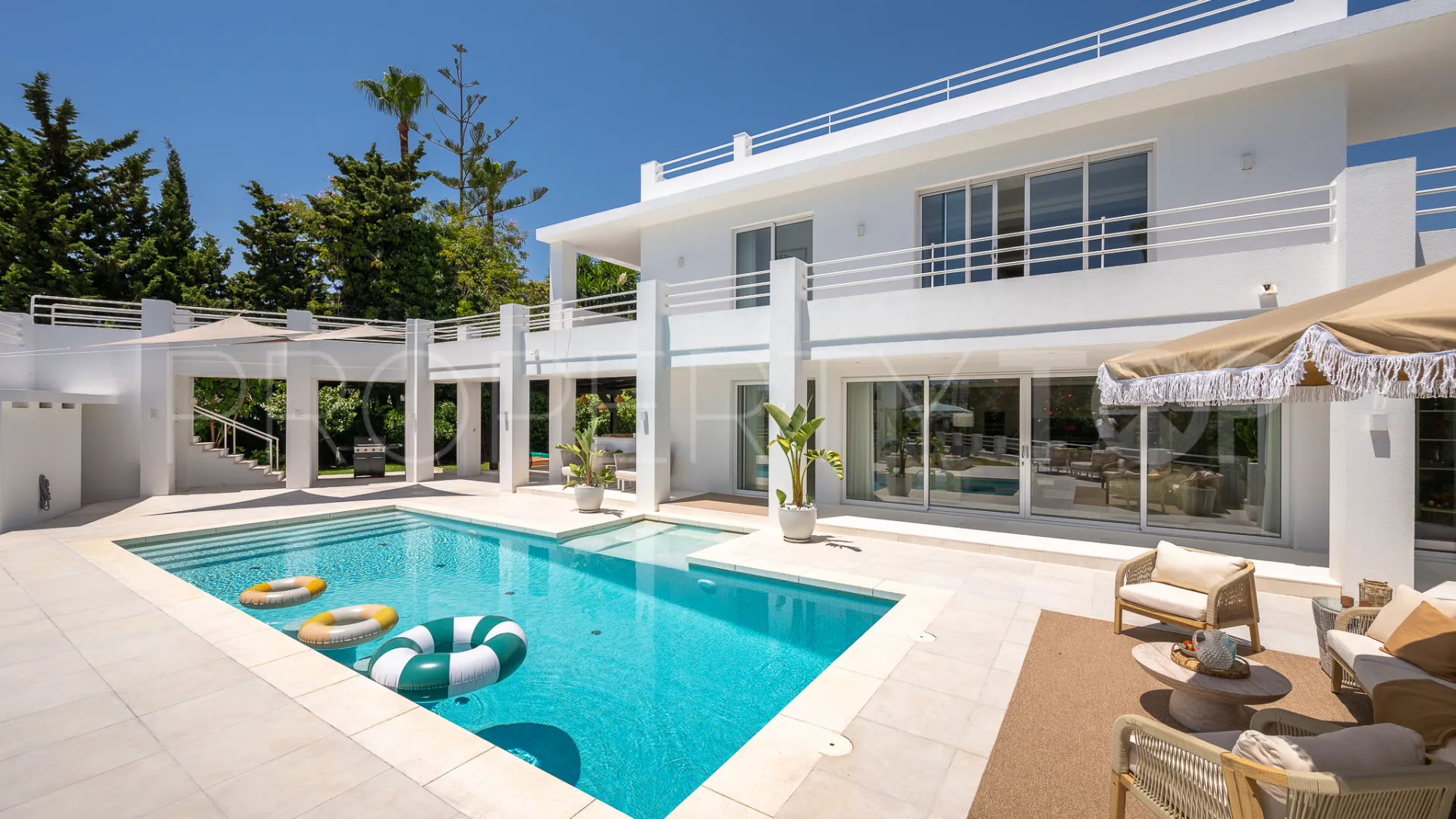 Villa en venta de 7 dormitorios en Parcelas del Golf