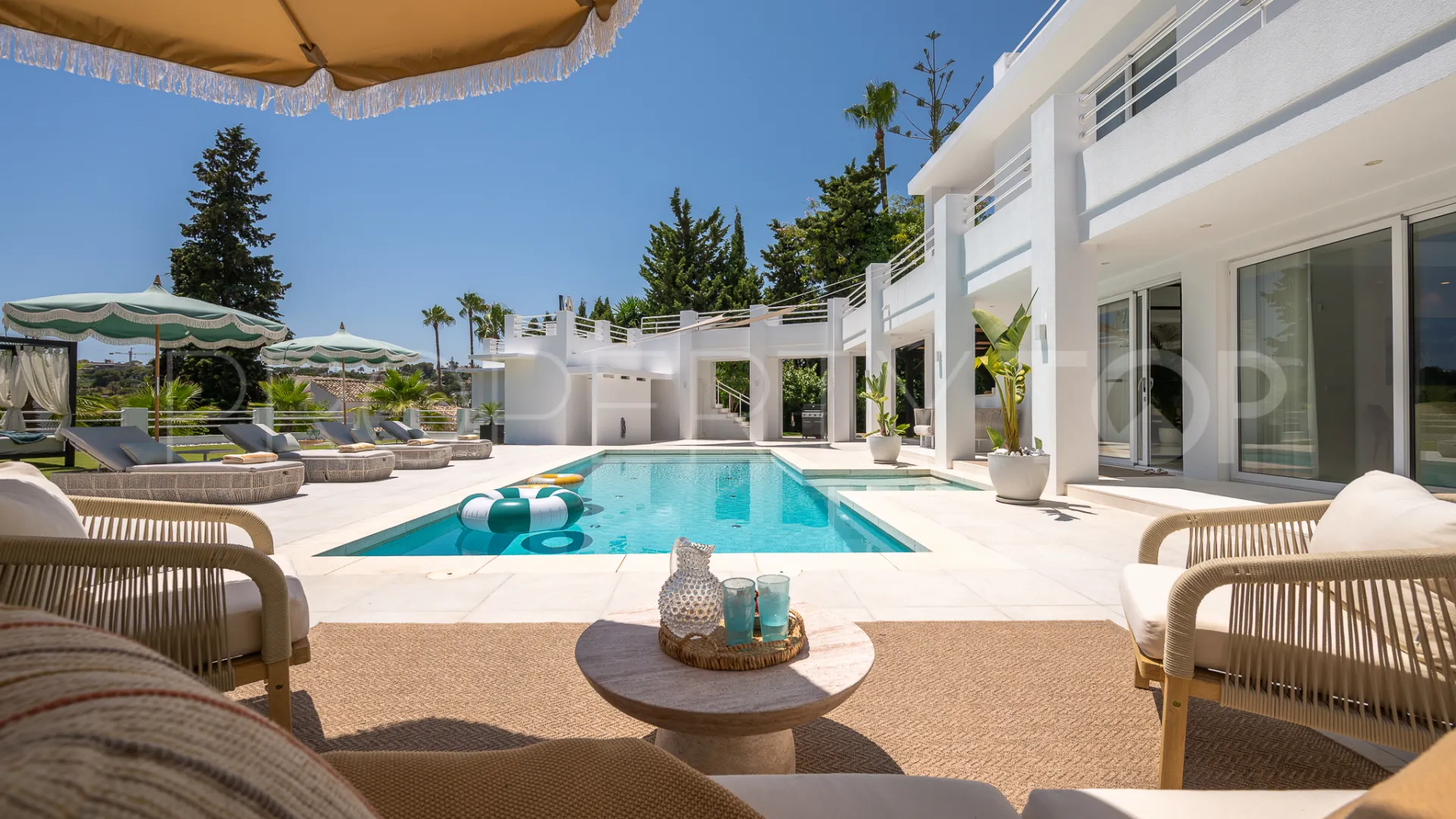 Villa en venta de 7 dormitorios en Parcelas del Golf