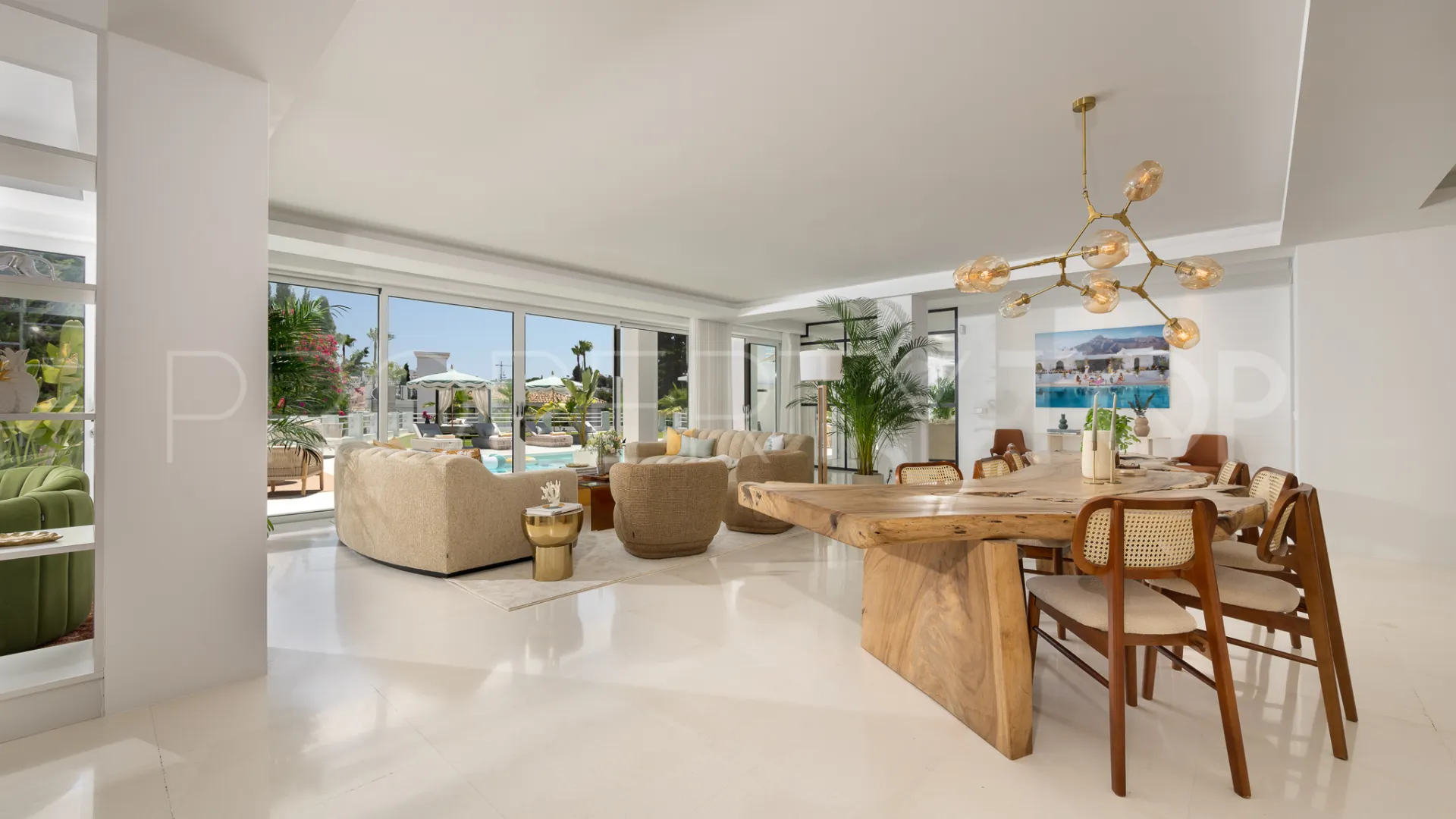 Villa en venta de 7 dormitorios en Parcelas del Golf