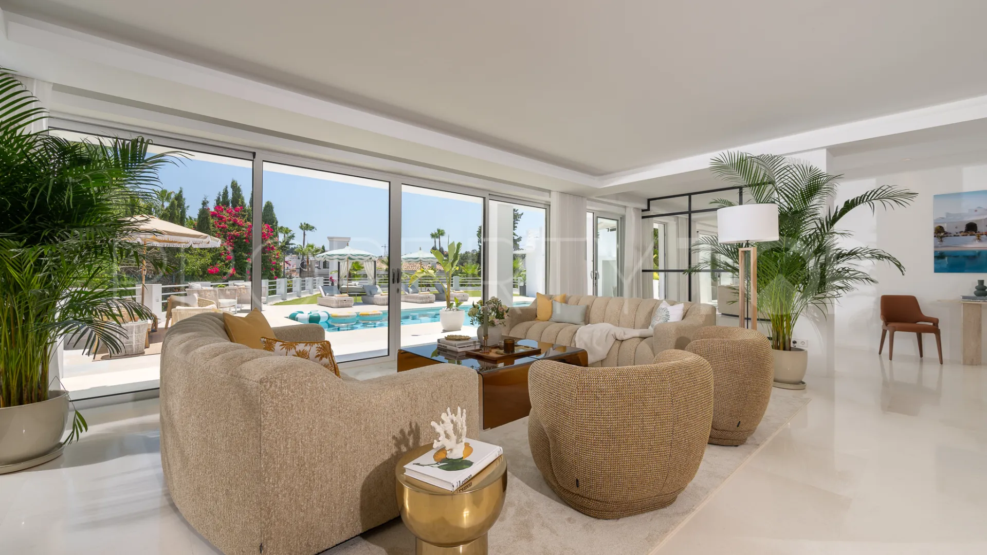 Villa en venta de 7 dormitorios en Parcelas del Golf